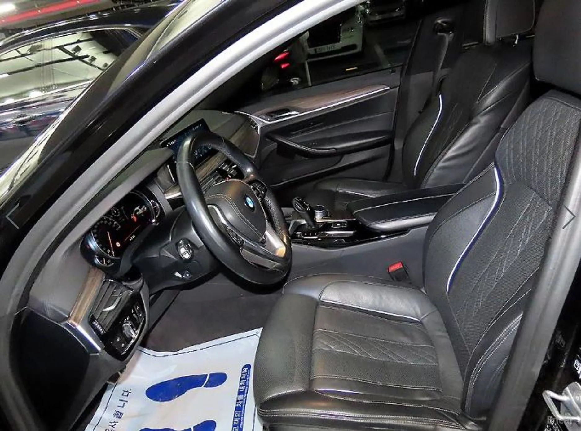 BMW 5 Series (G30) превью 6