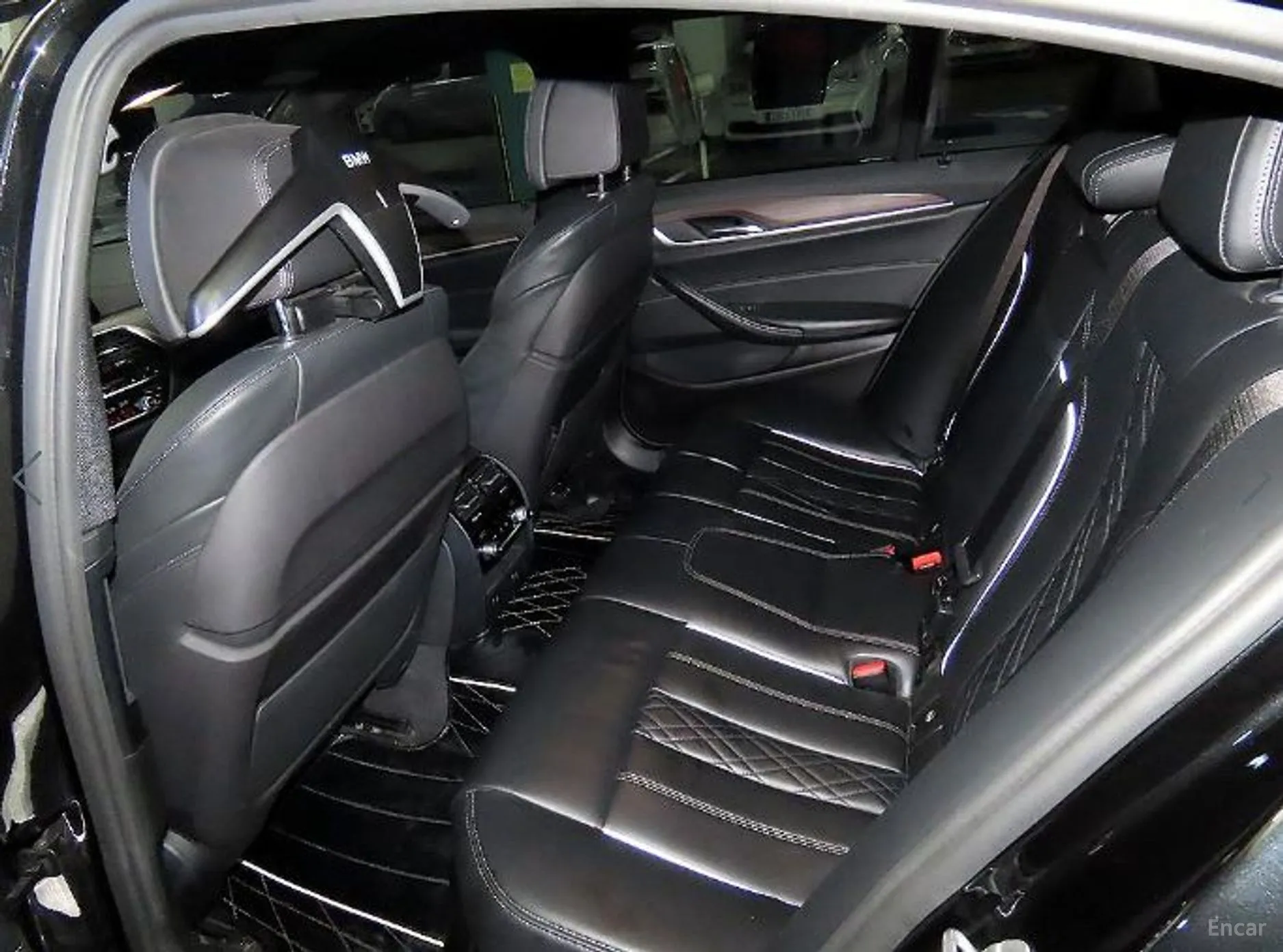 BMW 5 Series (G30) превью 7