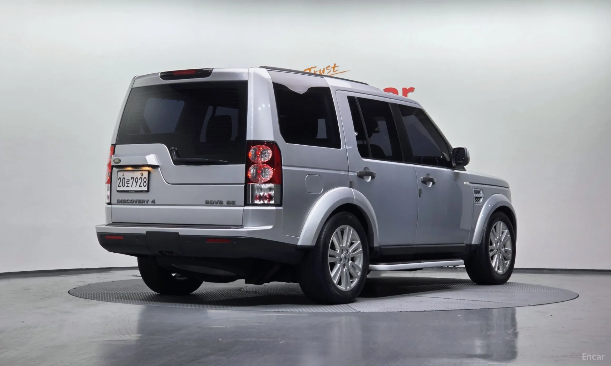 Land Rover Discovery 4 превью 2