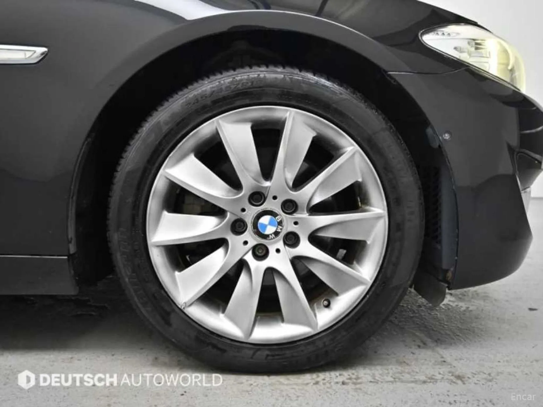 BMW 5 Series (F10) превью 5