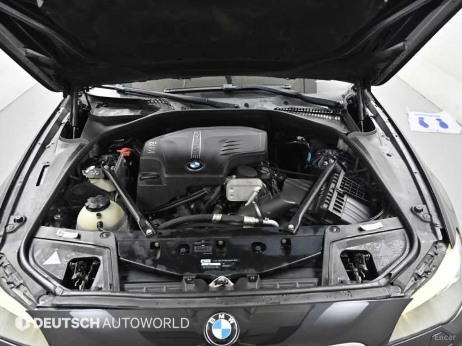 BMW 5 Series (F10) превью 6