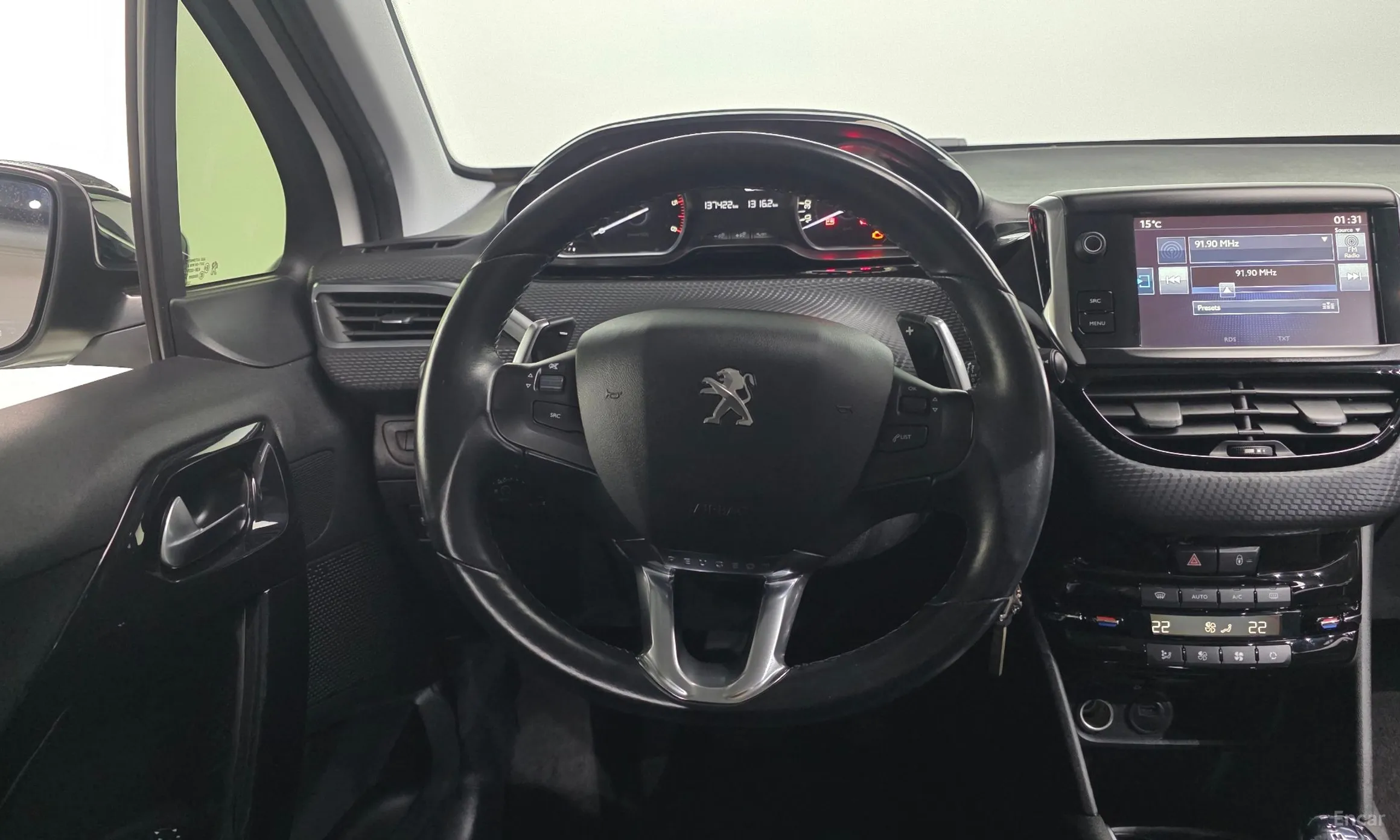 Peugeot 208 превью 13