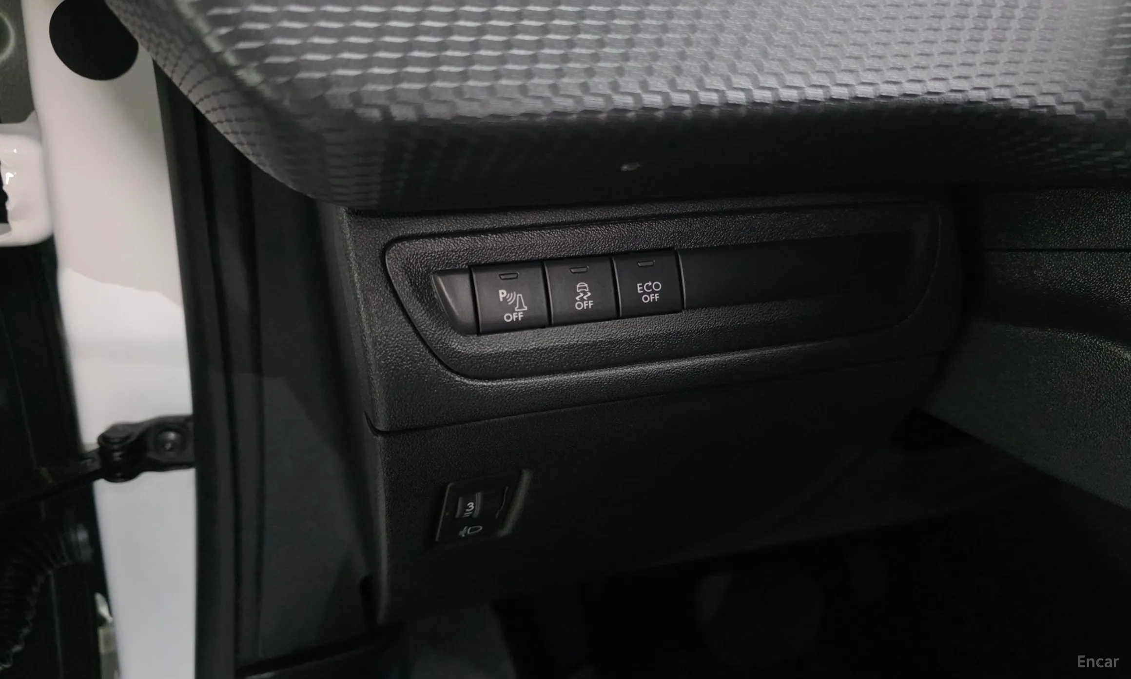 Peugeot 208 превью 17