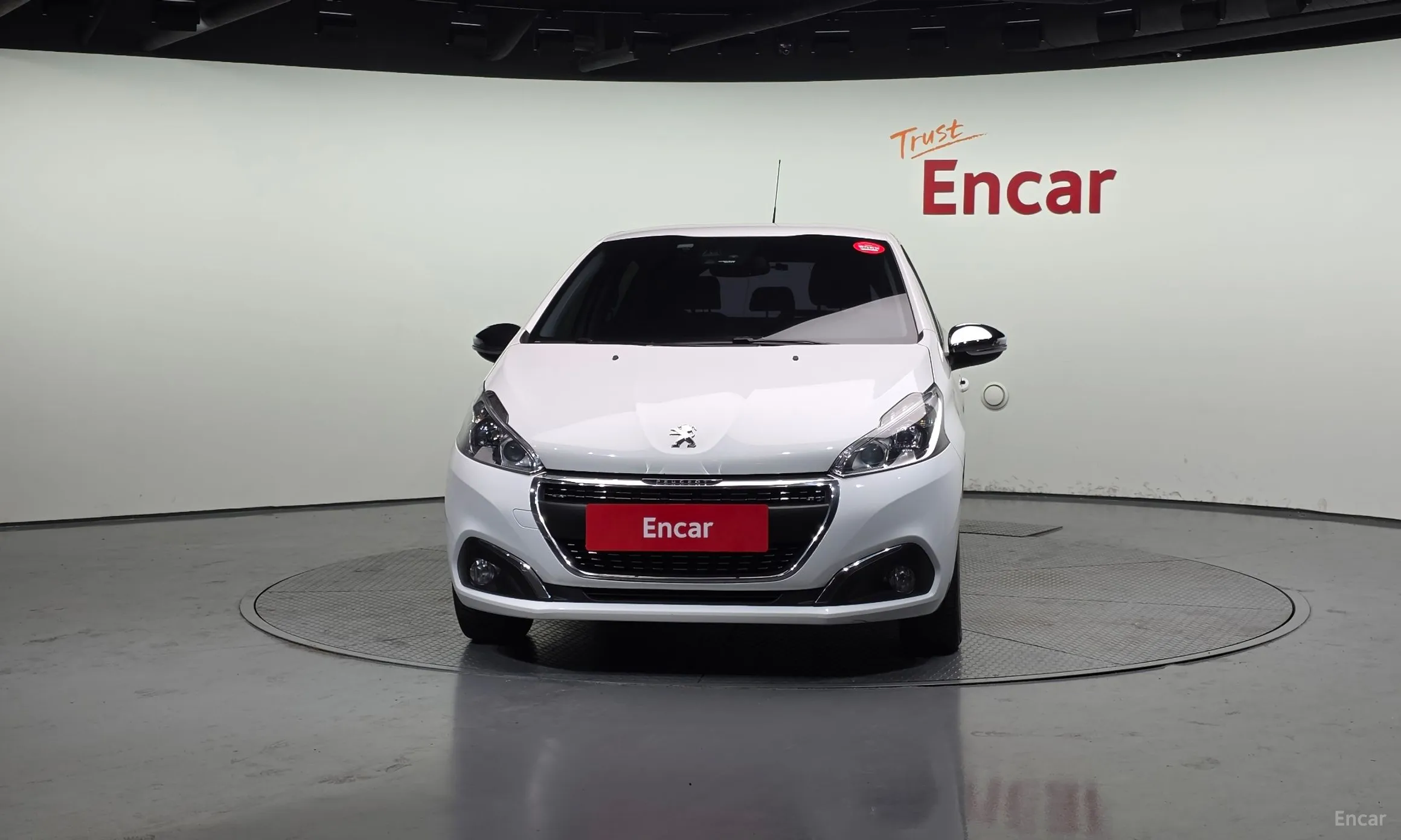 Peugeot 208 превью 3