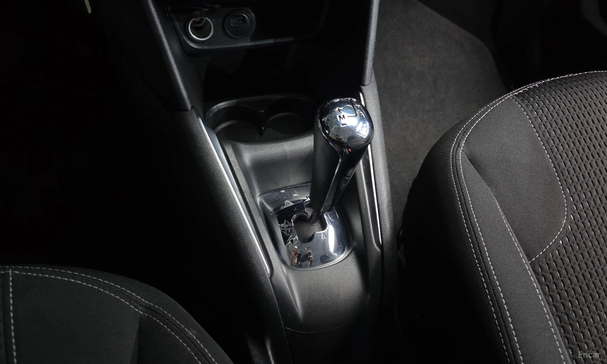 Peugeot 208 превью 9