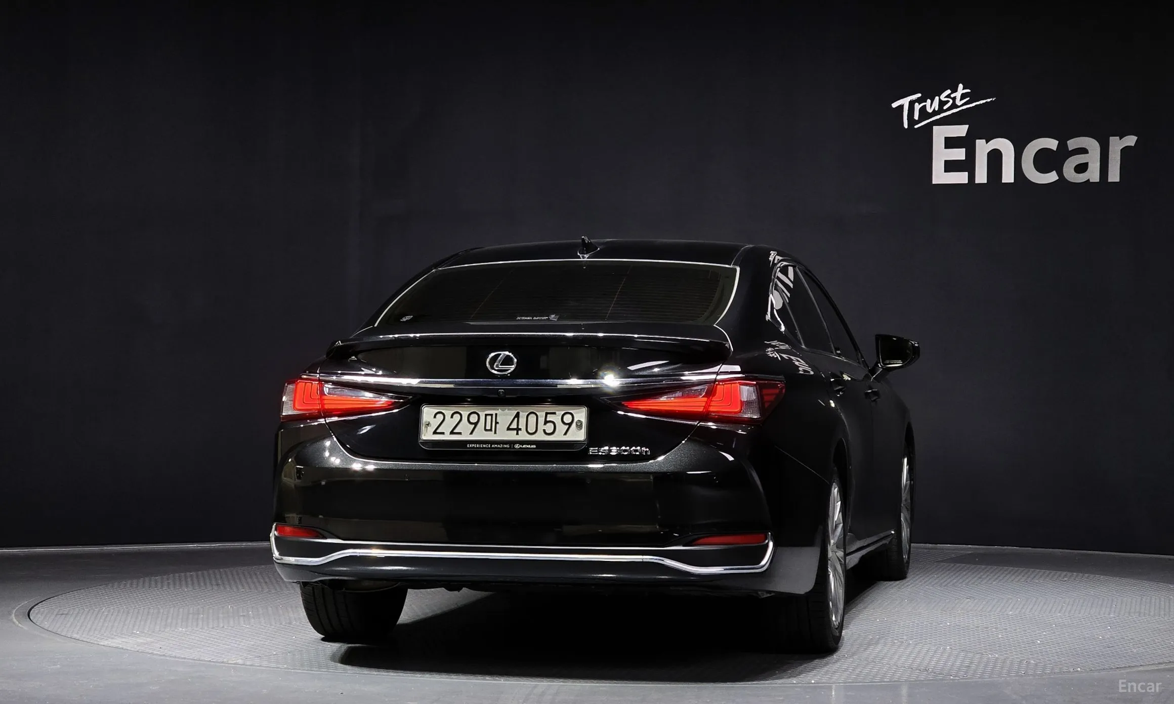 Lexus ES300h 7th Generation превью 4