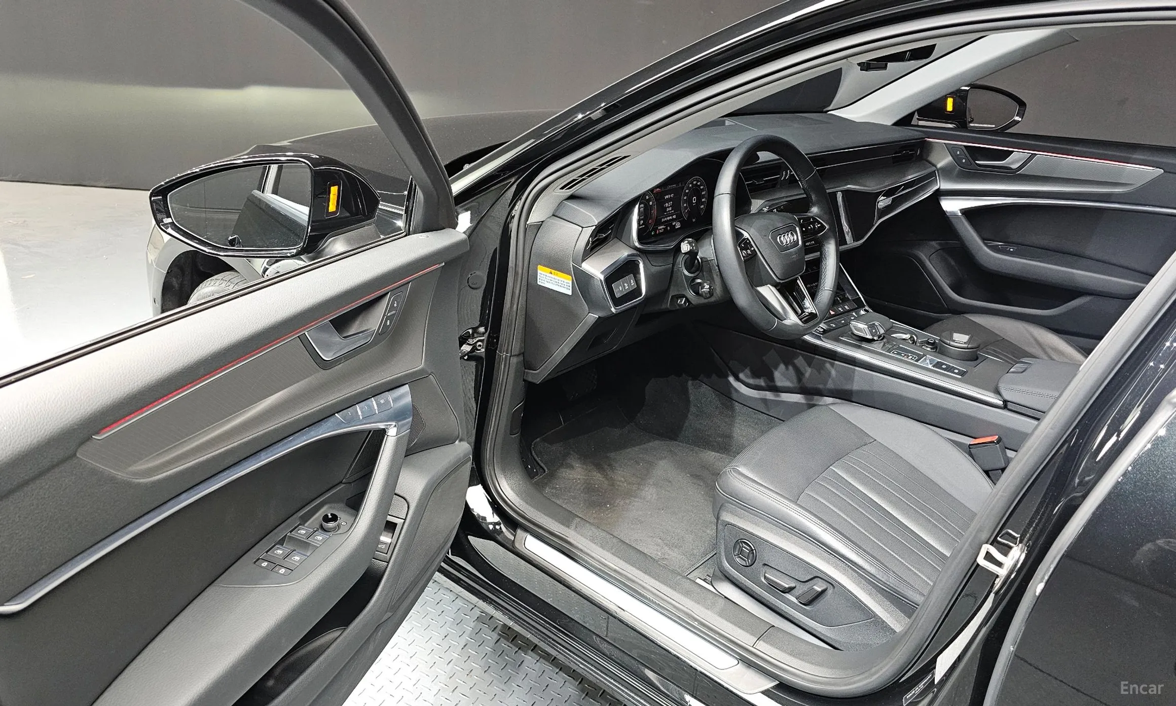 Audi A6 (C8) превью 10