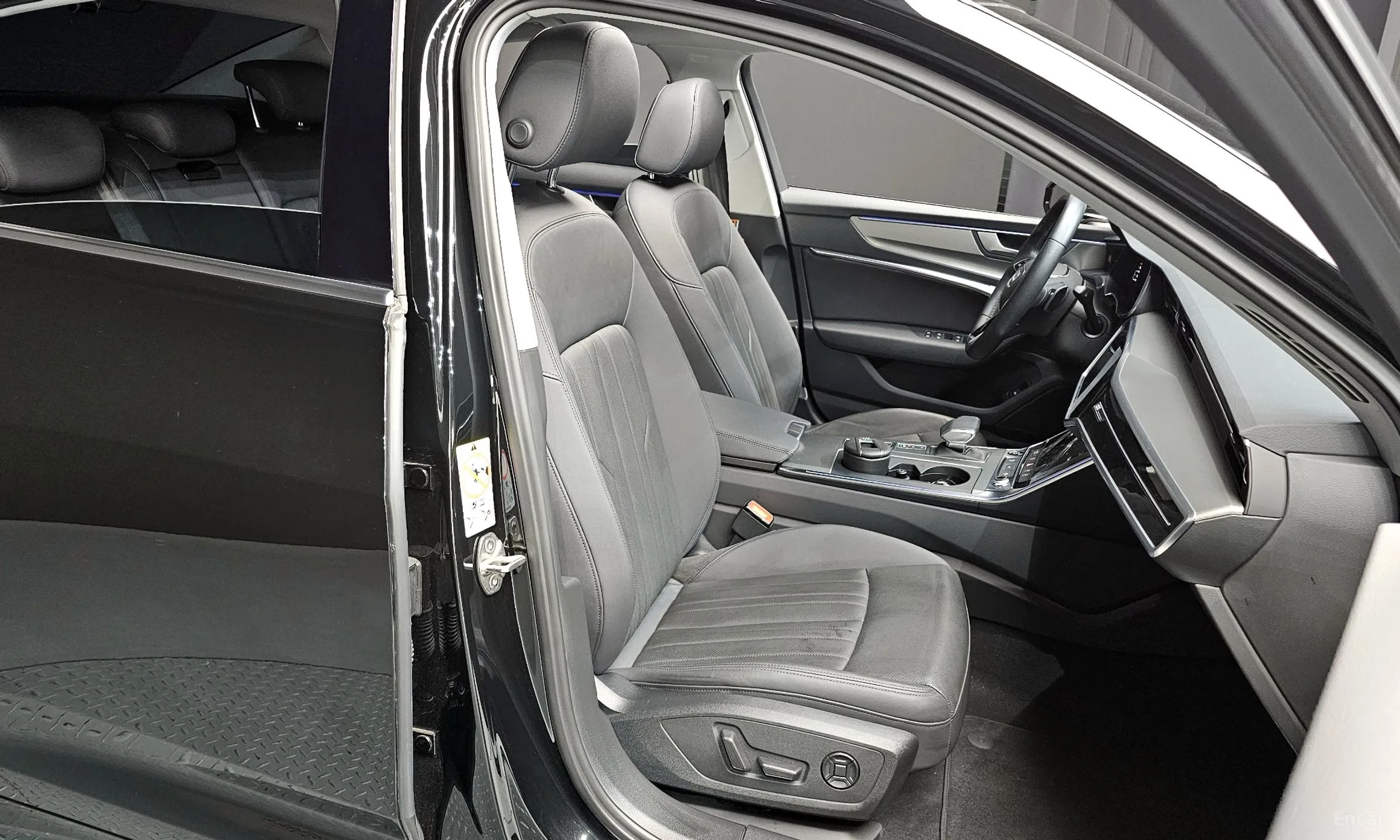 Audi A6 (C8) превью 12