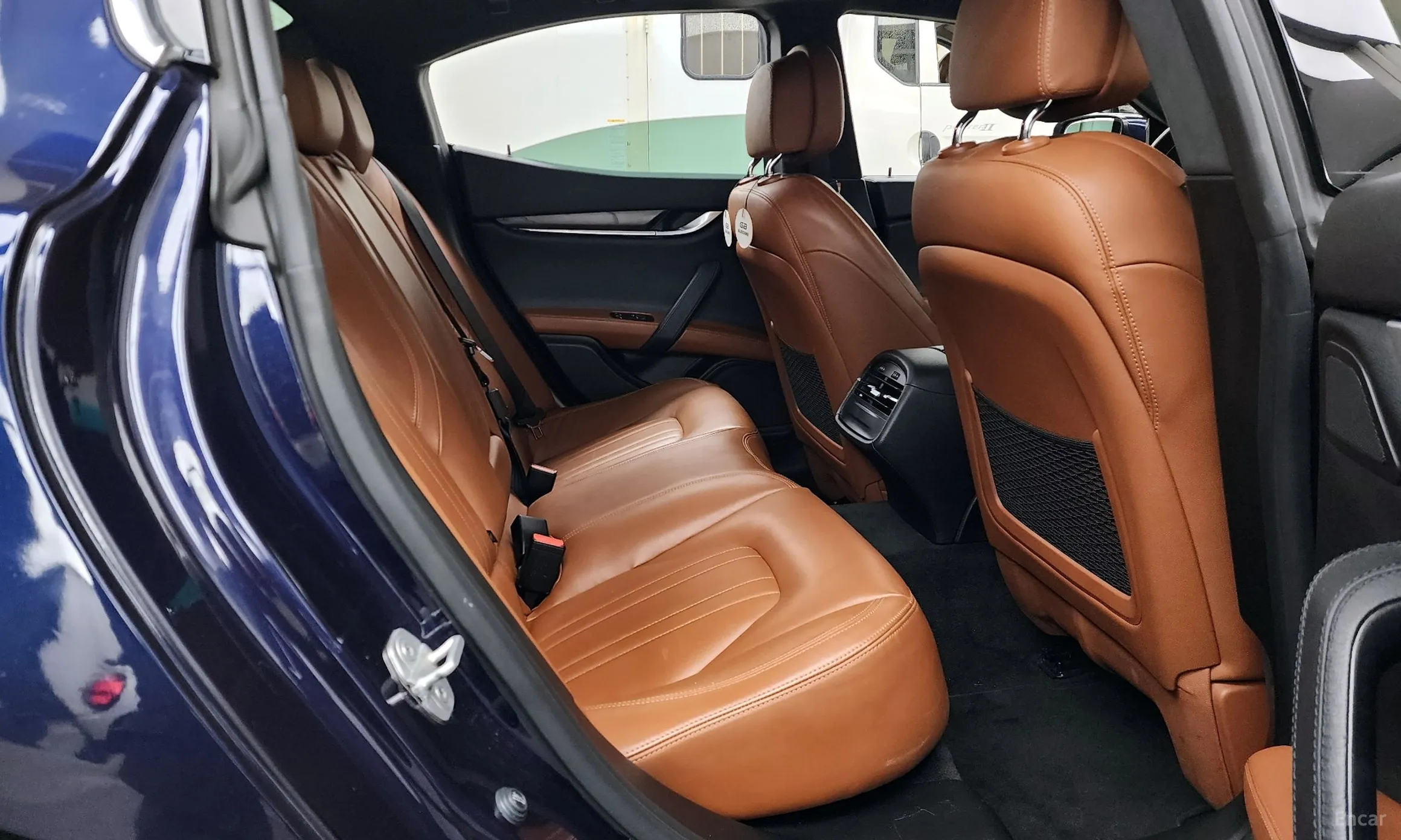 Maserati Ghibli превью 12