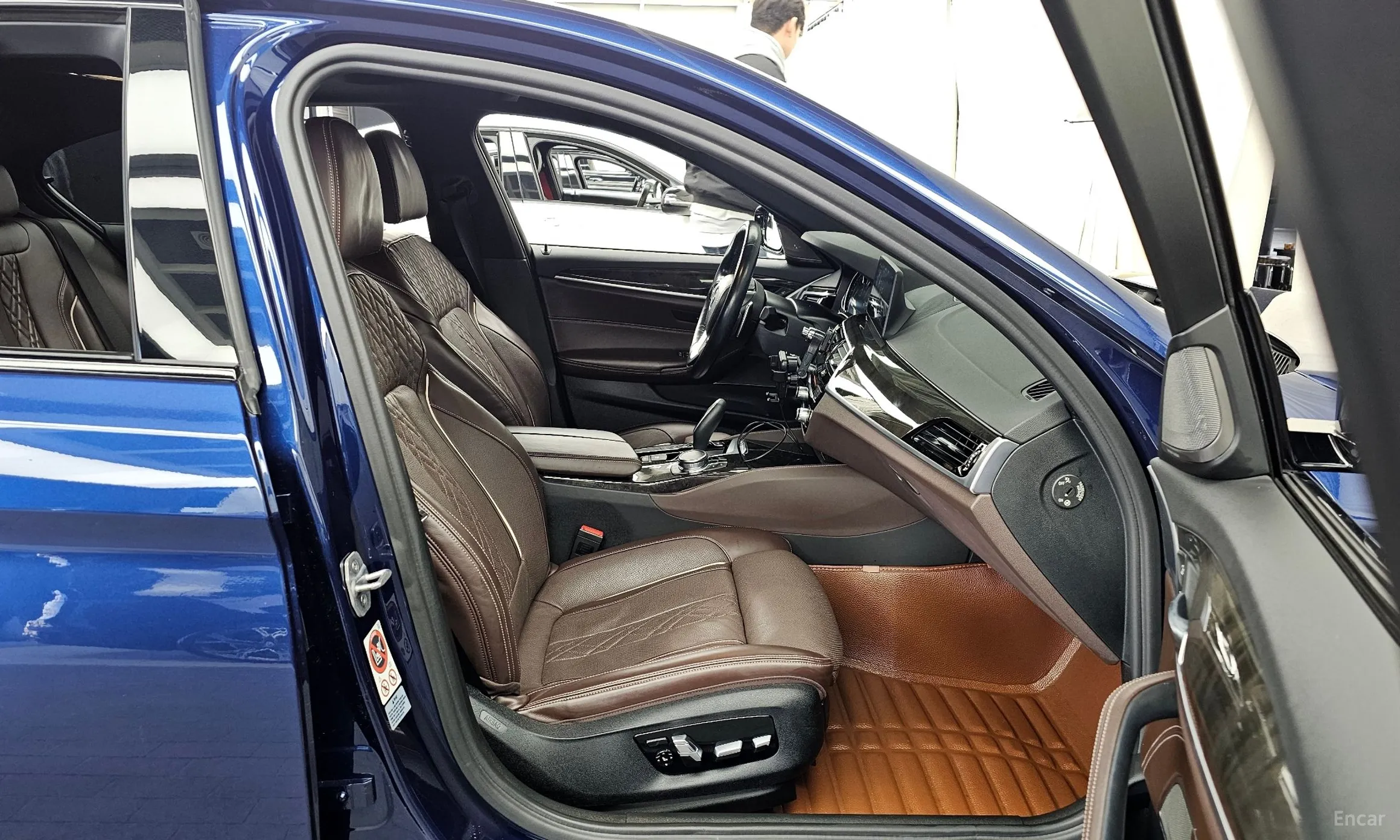 BMW 5 Series (G30) превью 11
