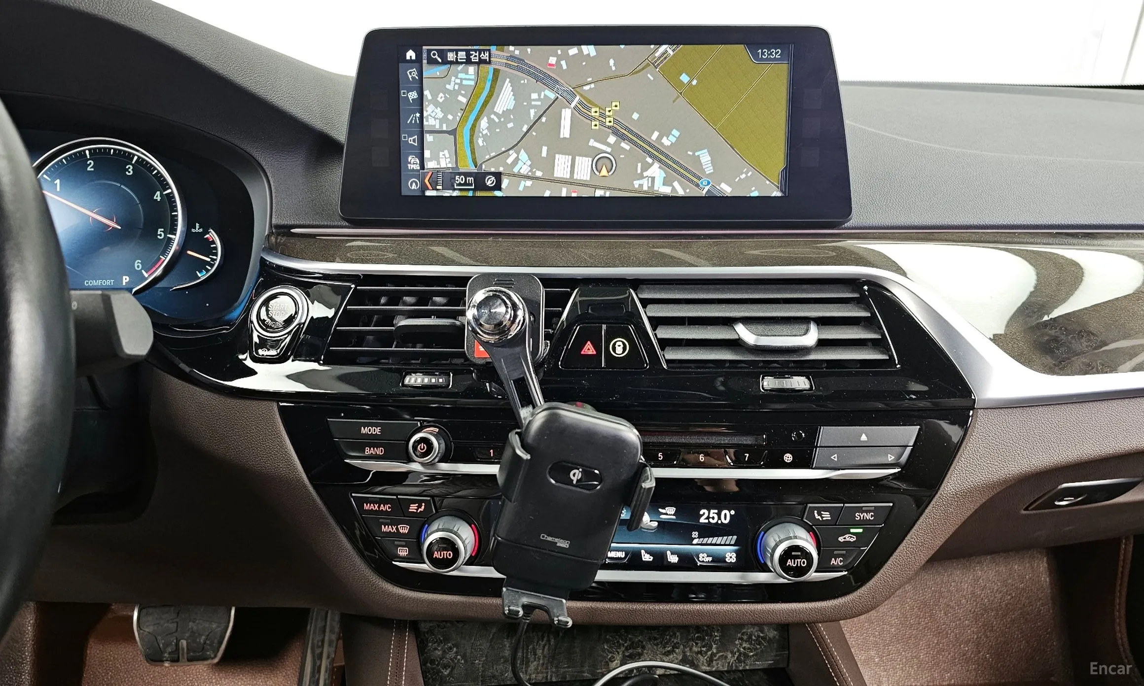 BMW 5 Series (G30) превью 14