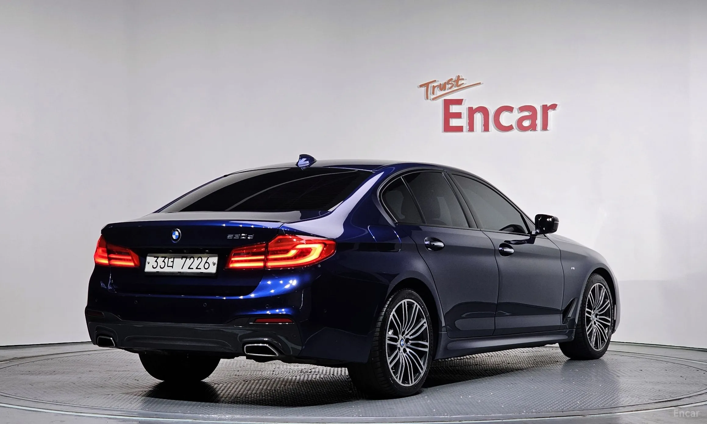 BMW 5 Series (G30) превью 2