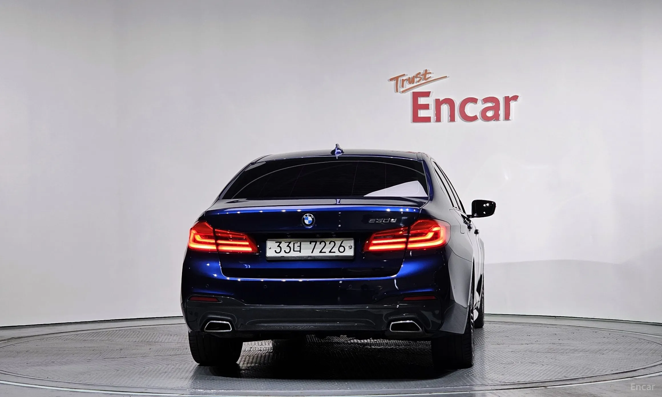 BMW 5 Series (G30) превью 4