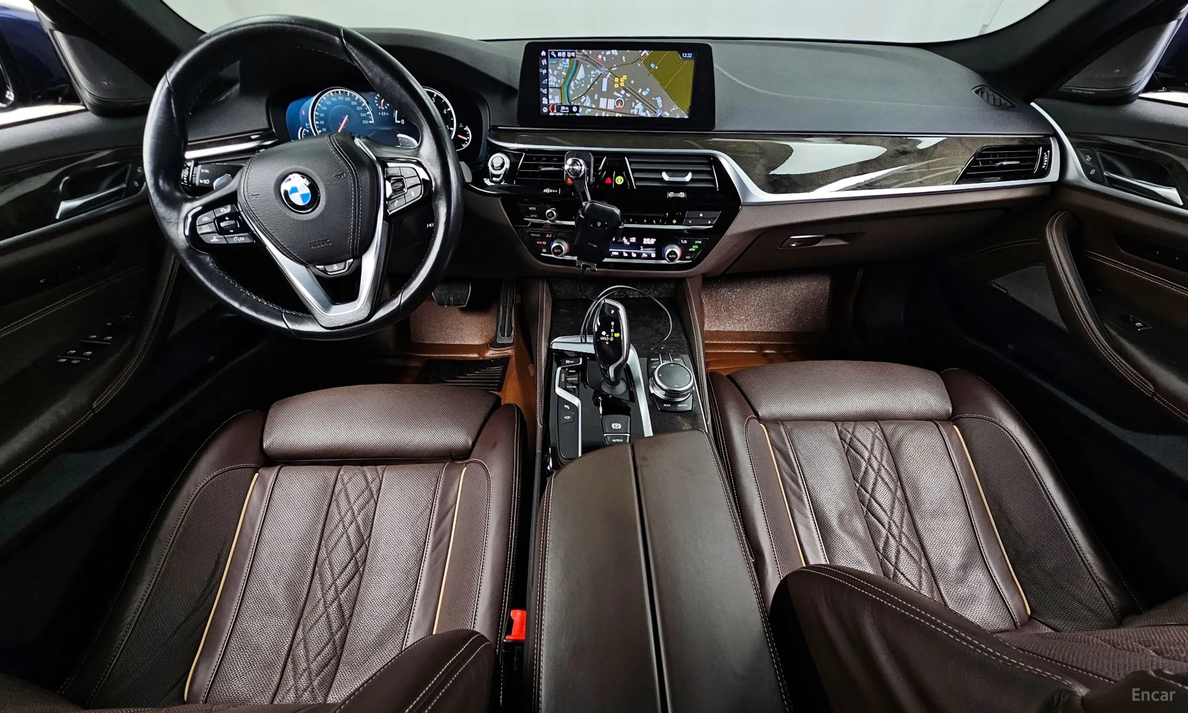 BMW 5 Series (G30) превью 7