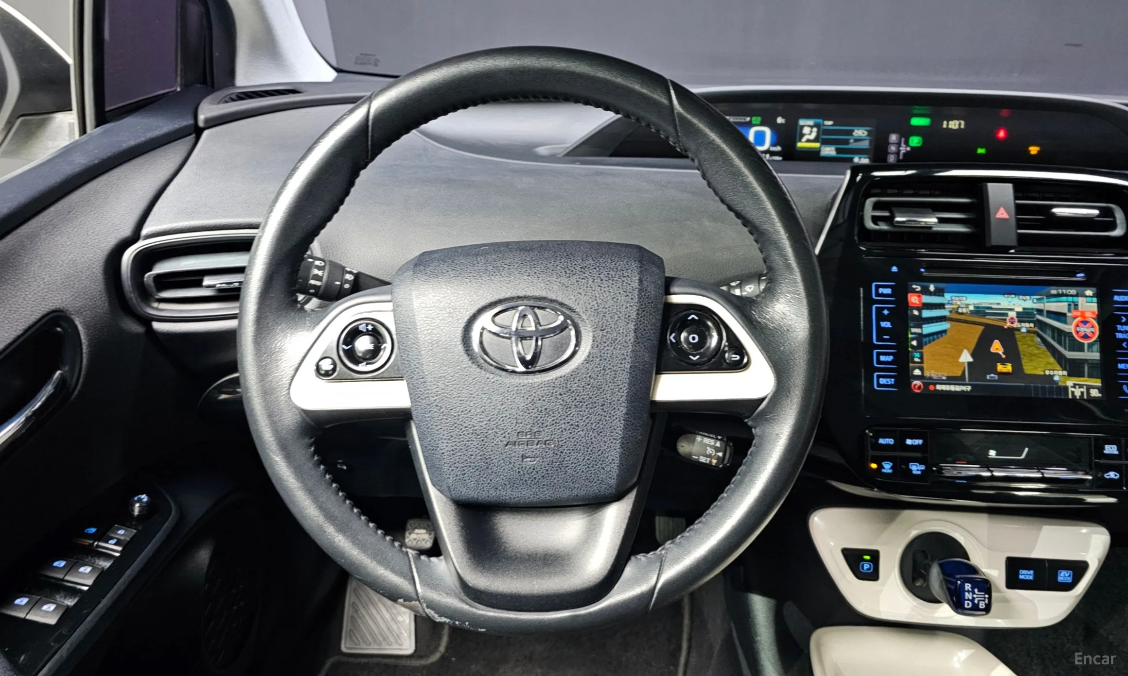Toyota Prius 4th Generation превью 13
