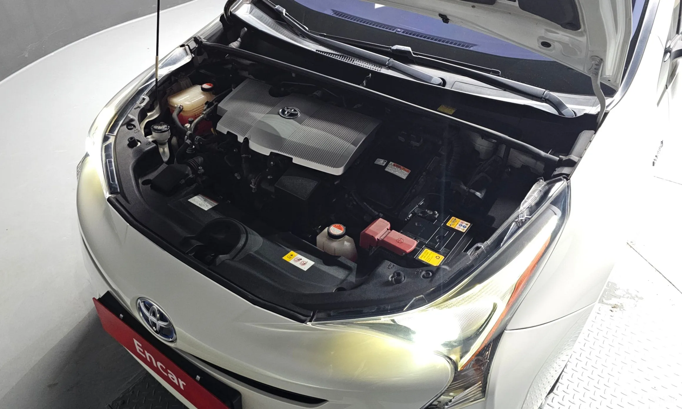 Toyota Prius 4th Generation превью 6