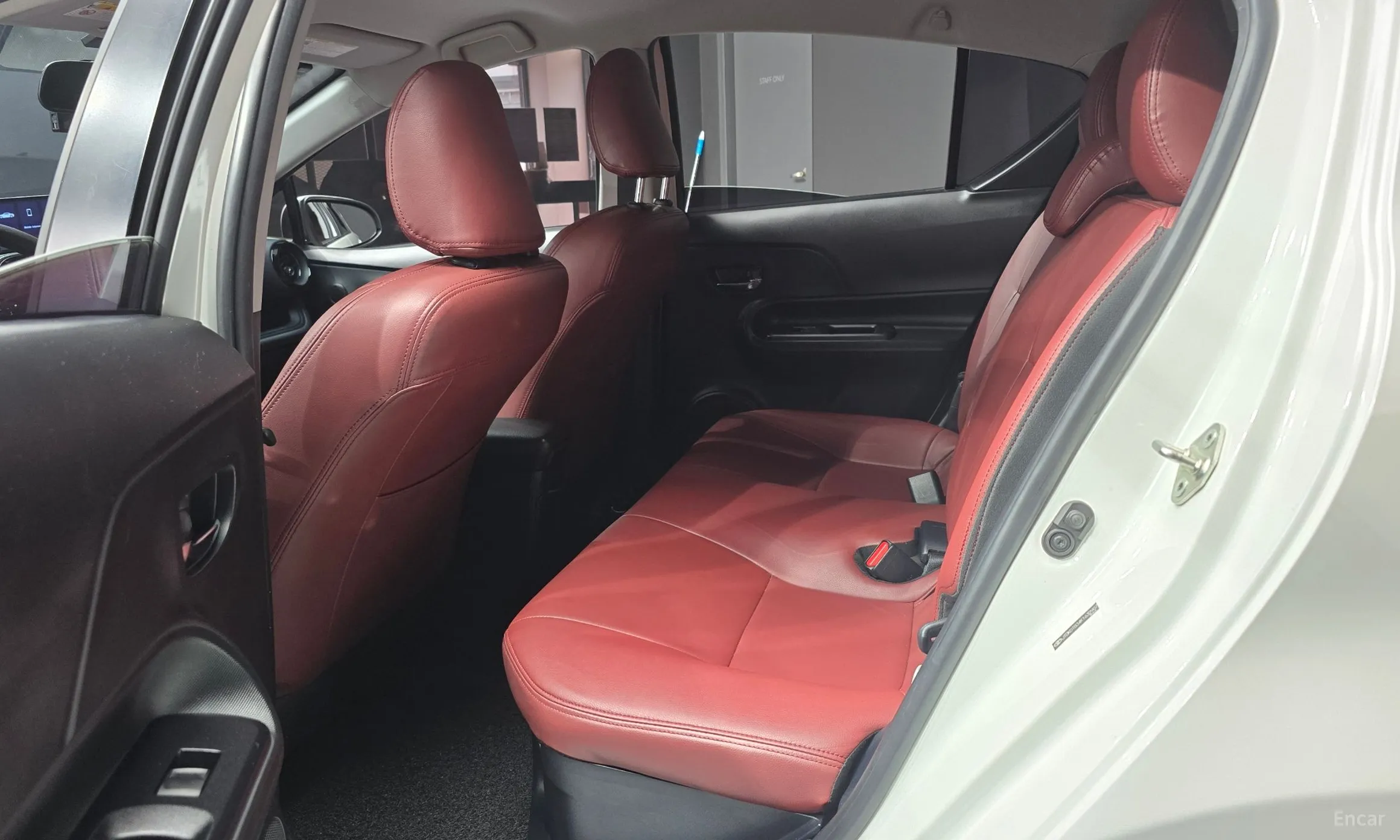 Toyota Prius C превью 13