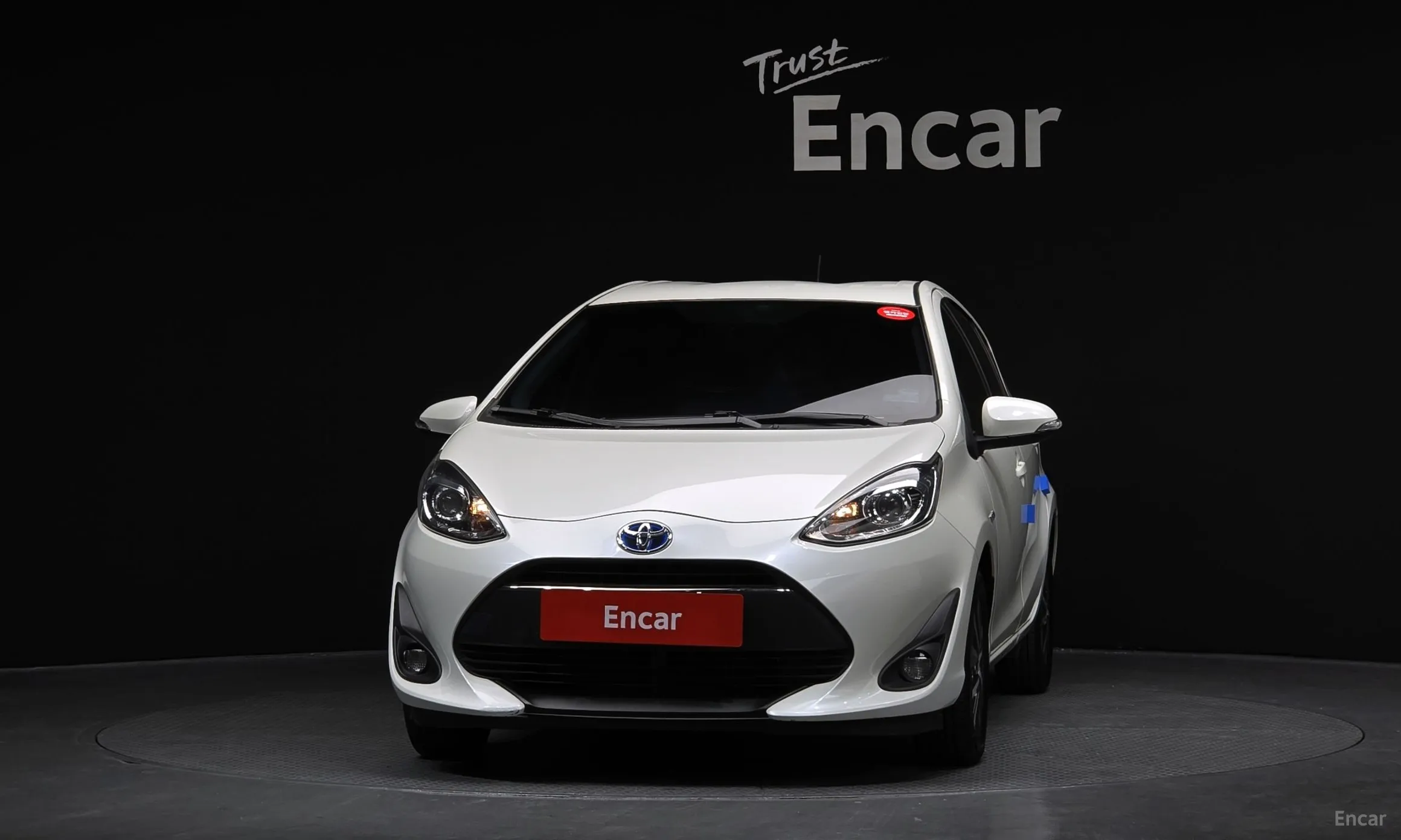 Toyota Prius C превью 3