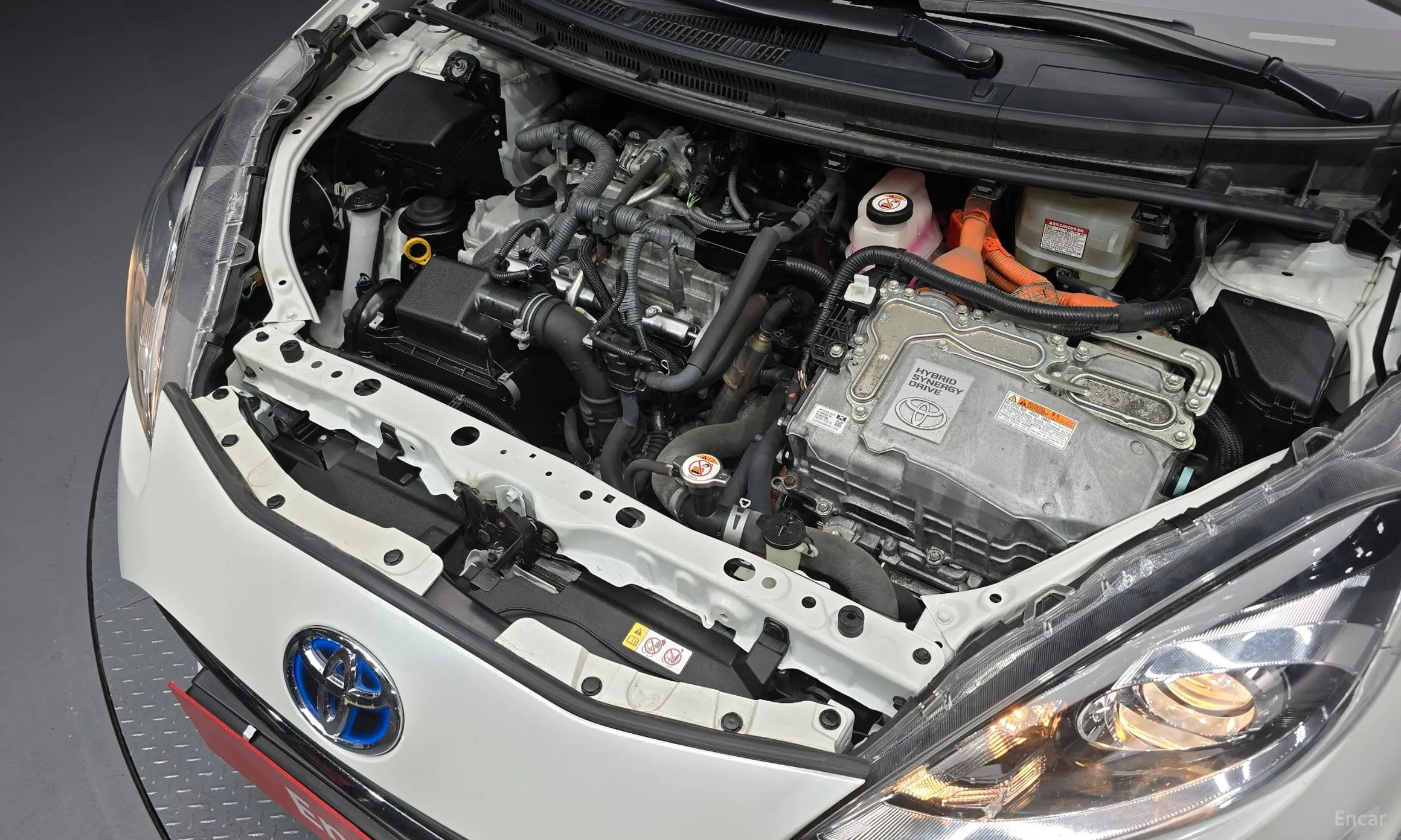 Toyota Prius C превью 6