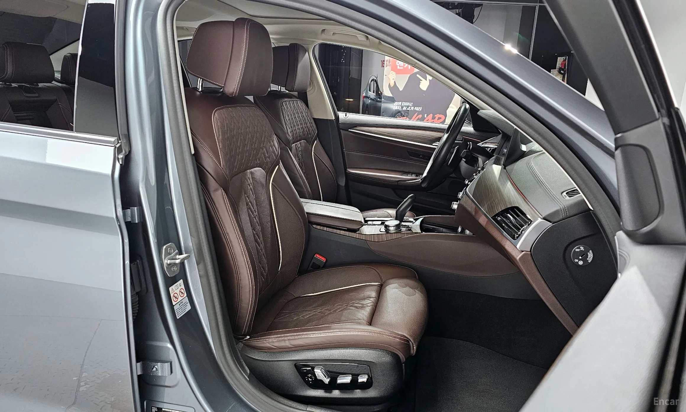 BMW 5 Series (G30) превью 10