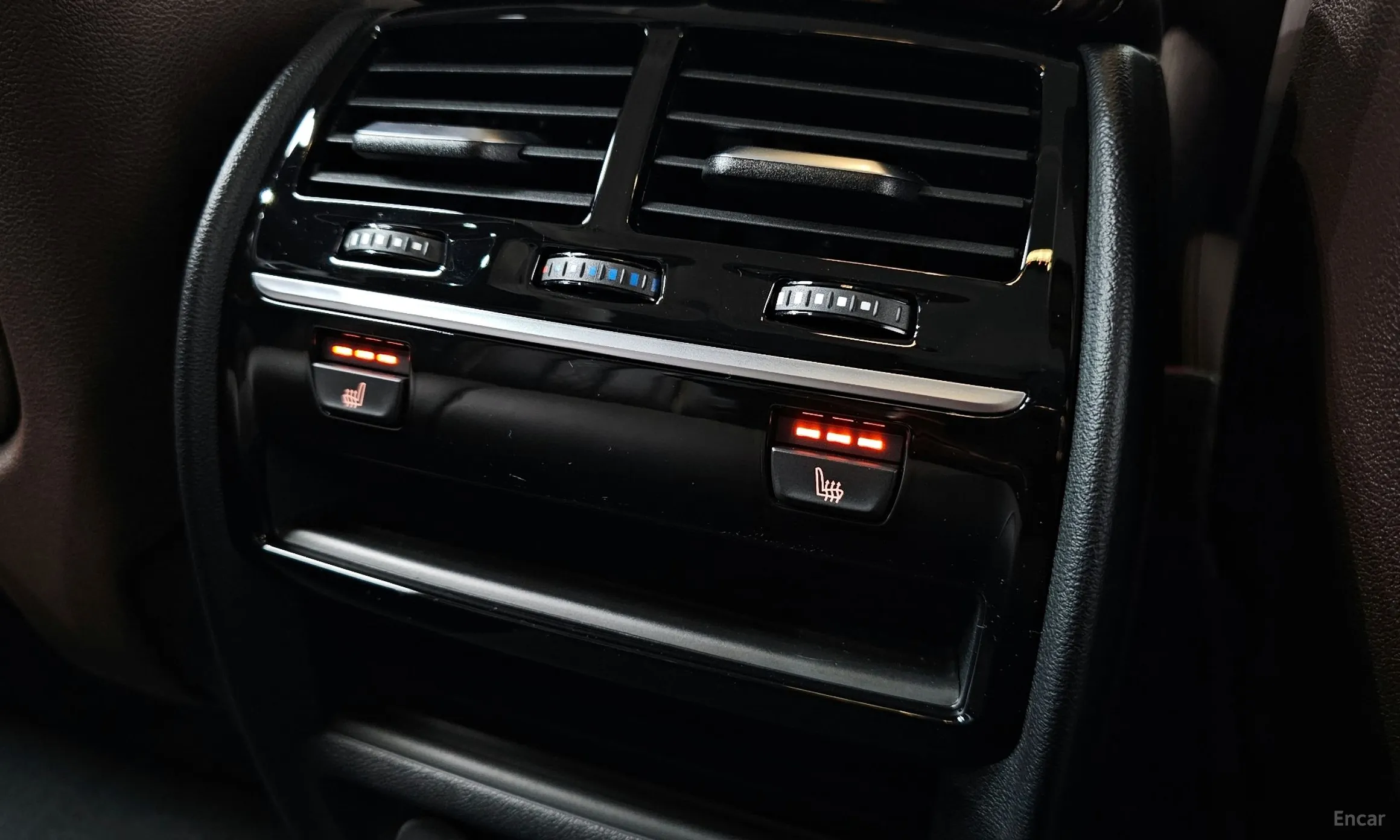 BMW 5 Series (G30) превью 19