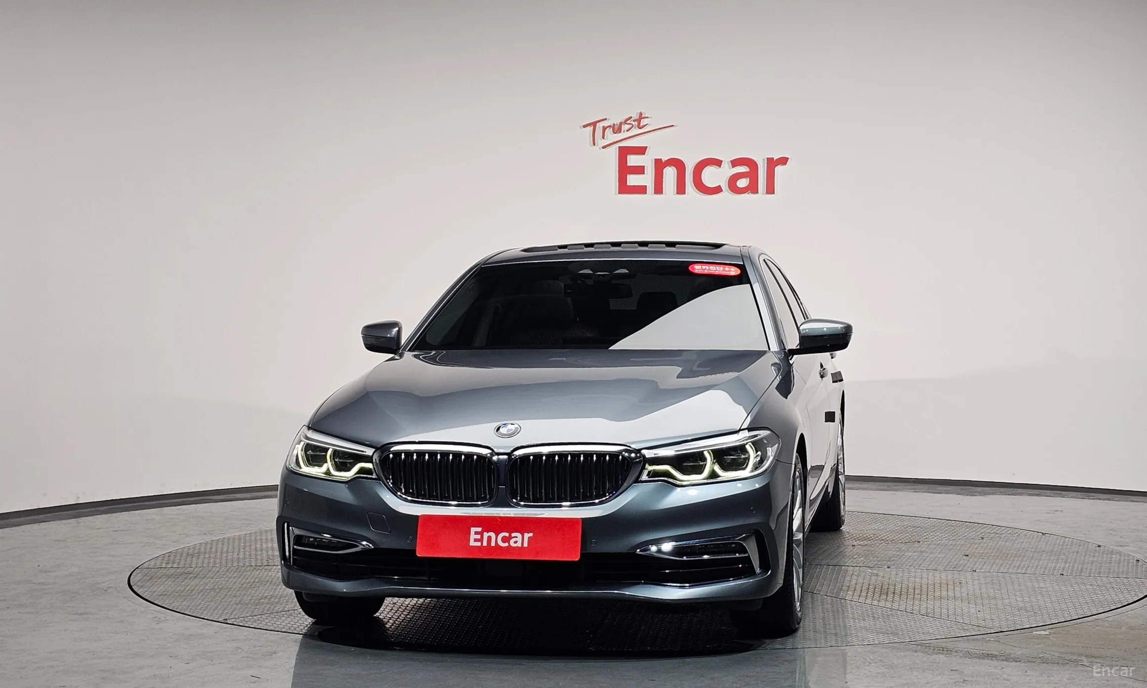 BMW 5 Series (G30) превью 3