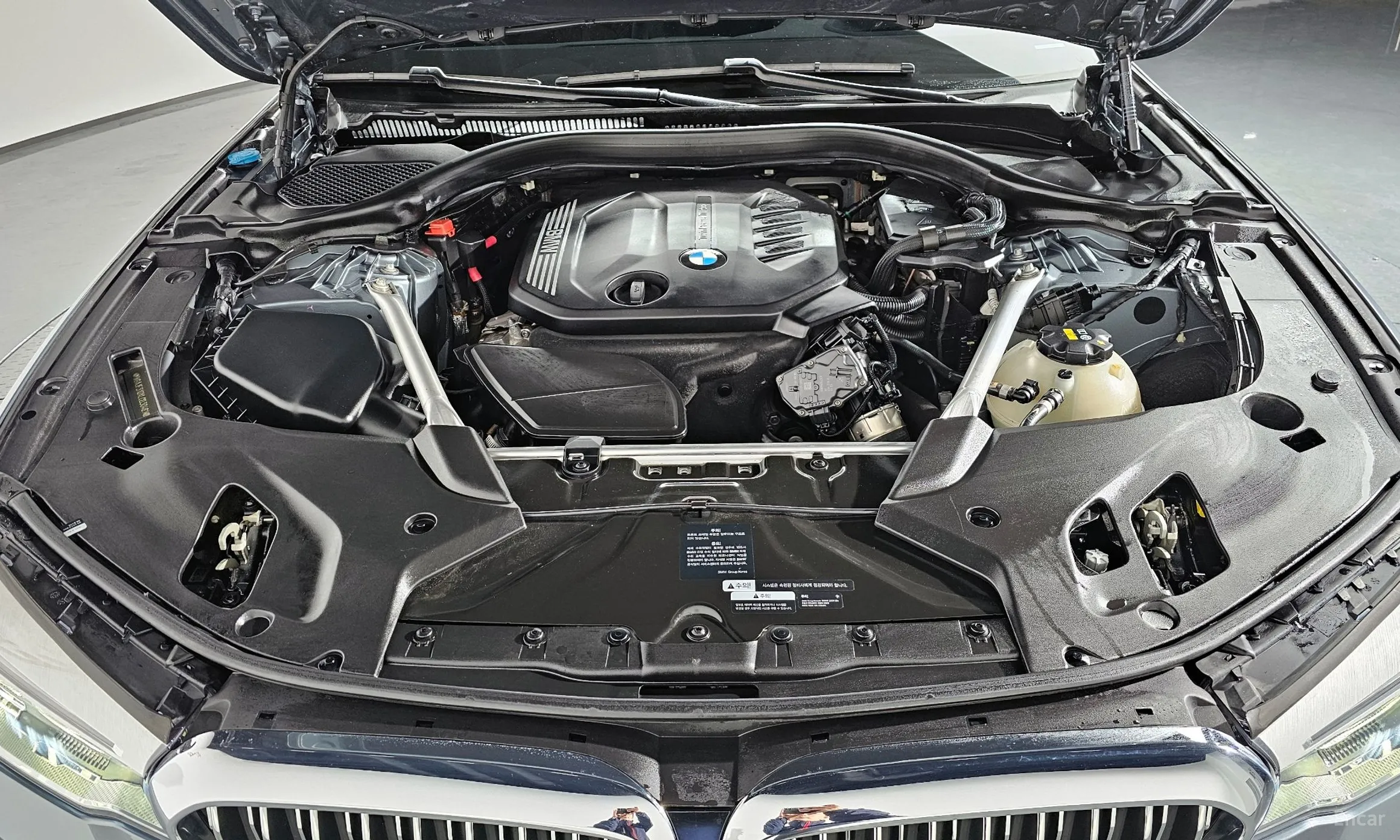BMW 5 Series (G30) превью 6