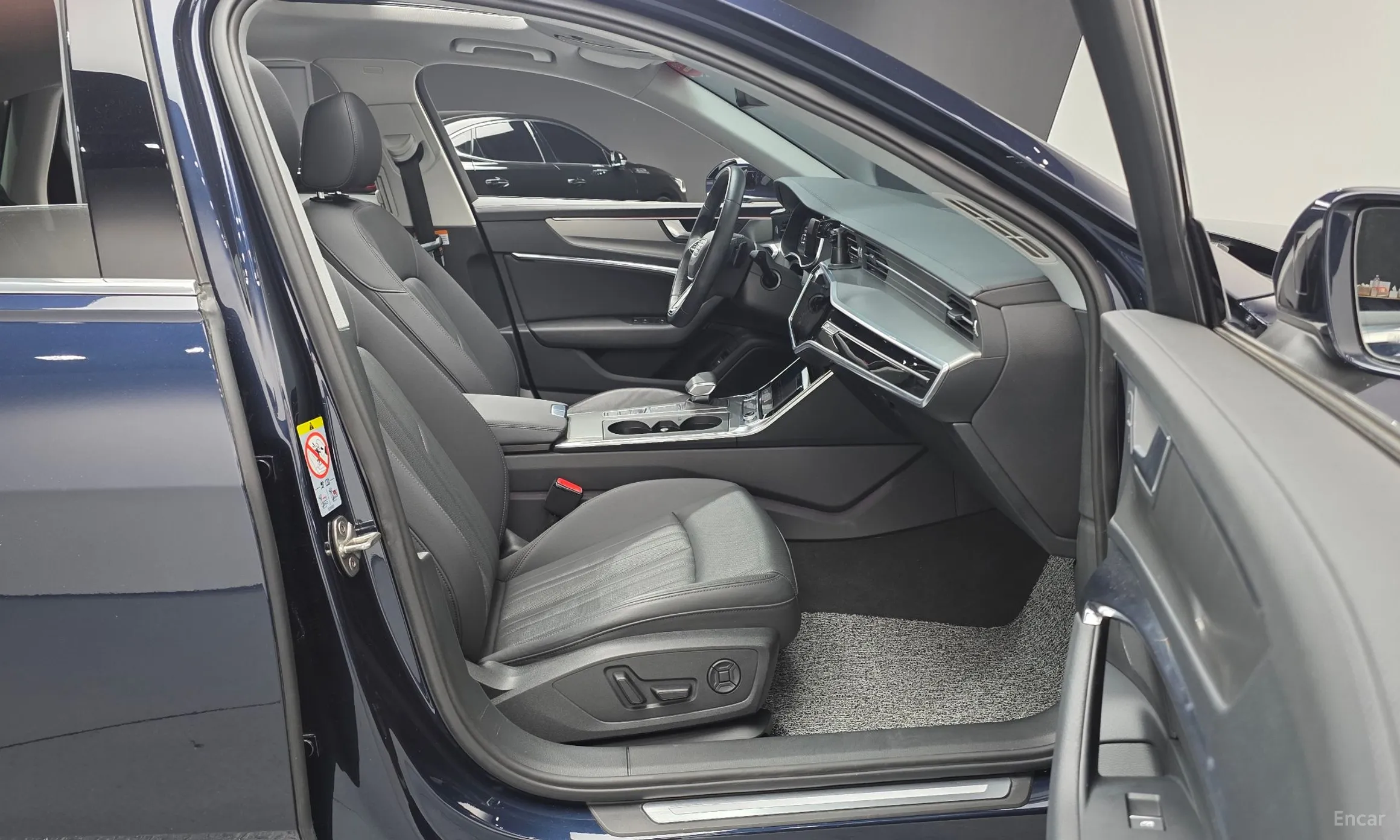 Audi A6 (C8) превью 10