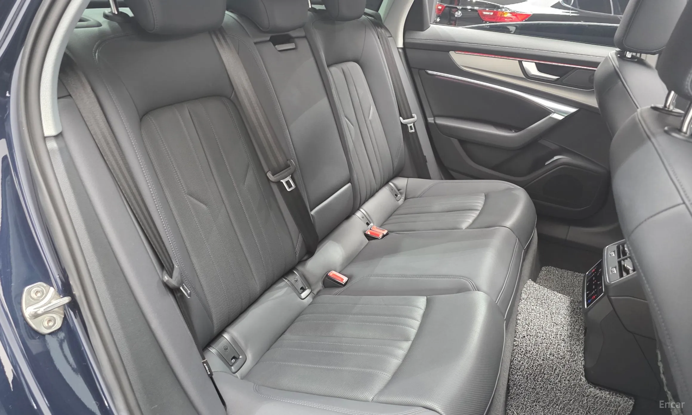 Audi A6 (C8) превью 12