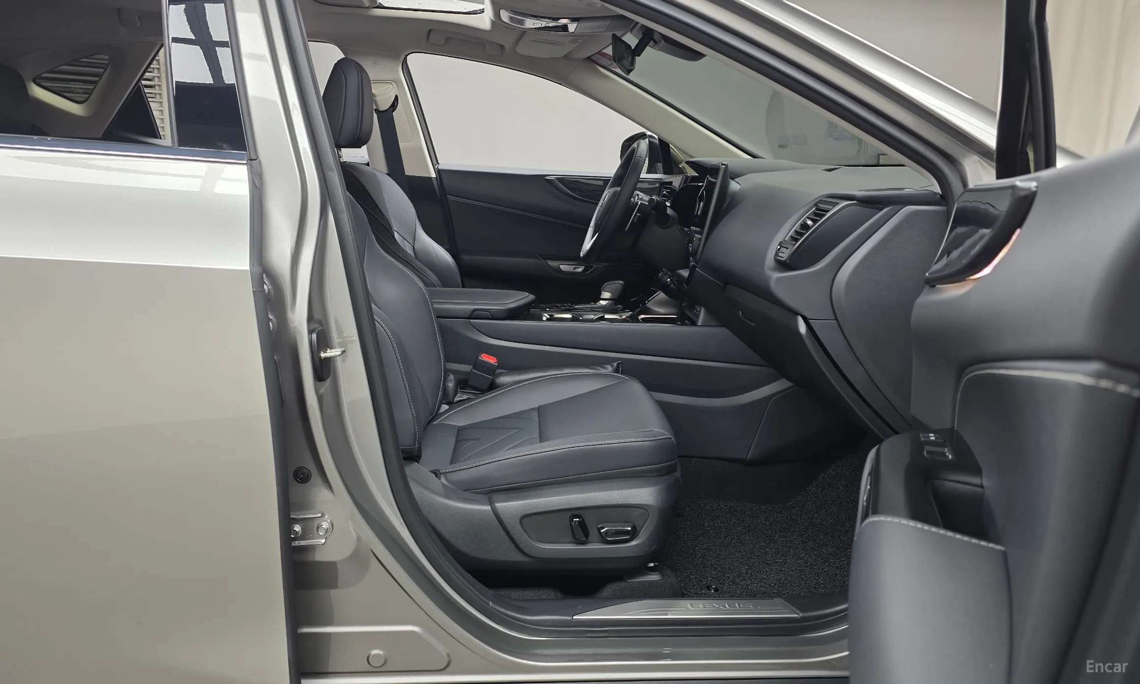 Lexus NX350h Gen 2 превью 11