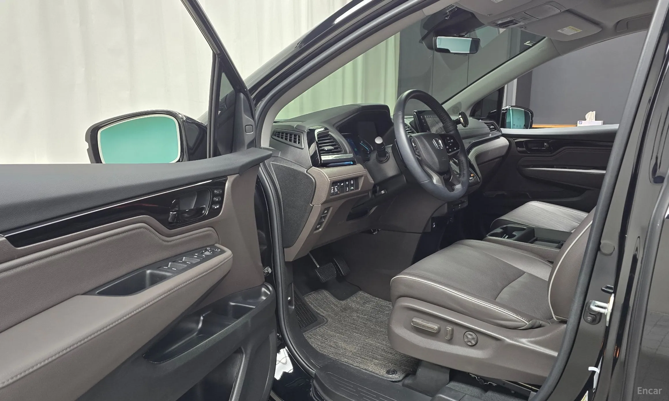 Honda Odyssey превью 11