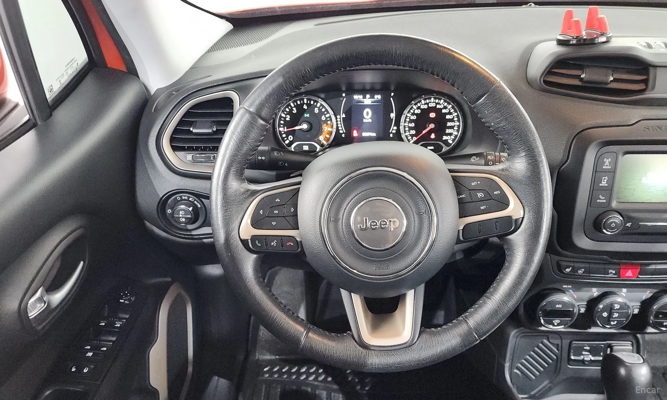 Jeep Renegade превью 13