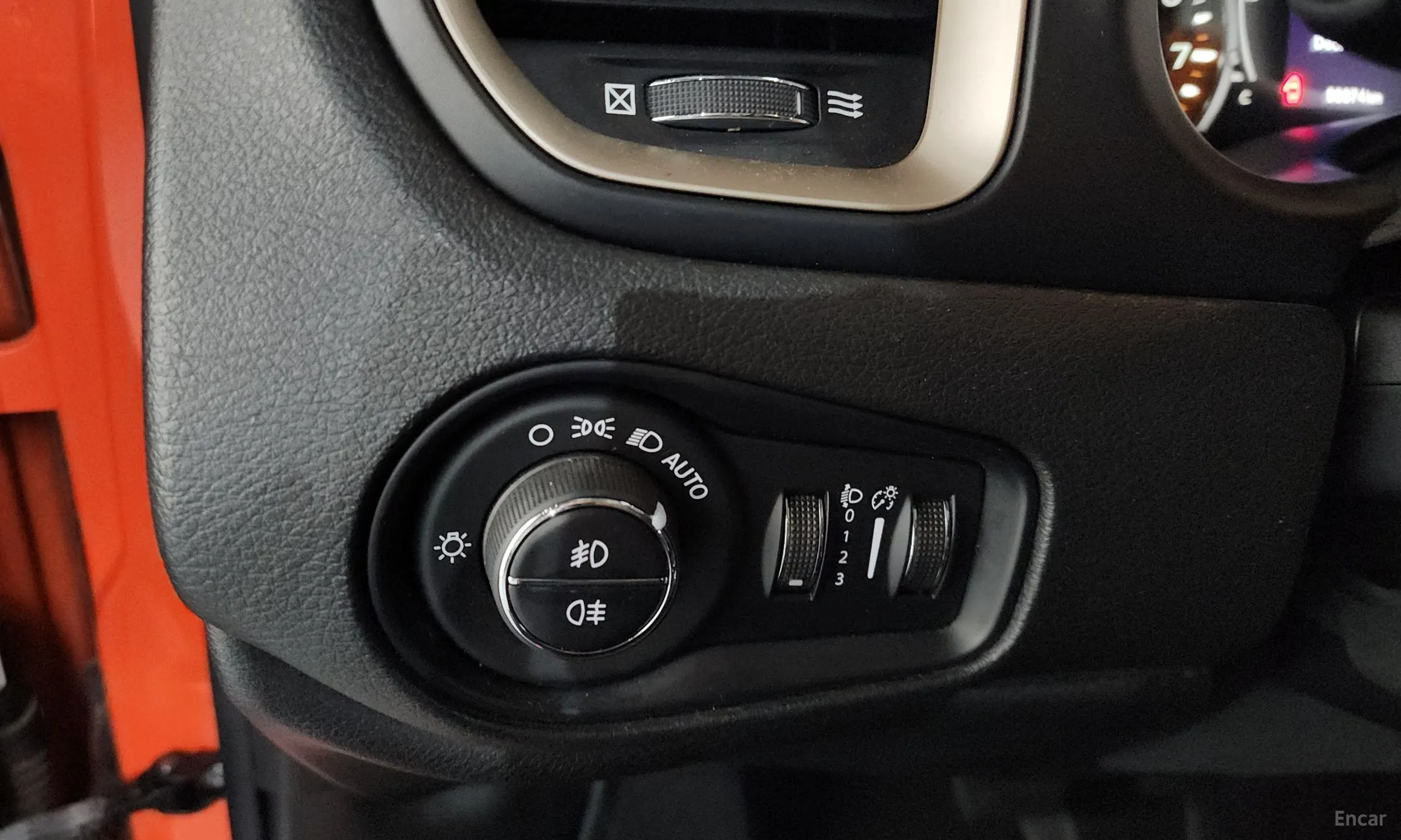Jeep Renegade превью 14