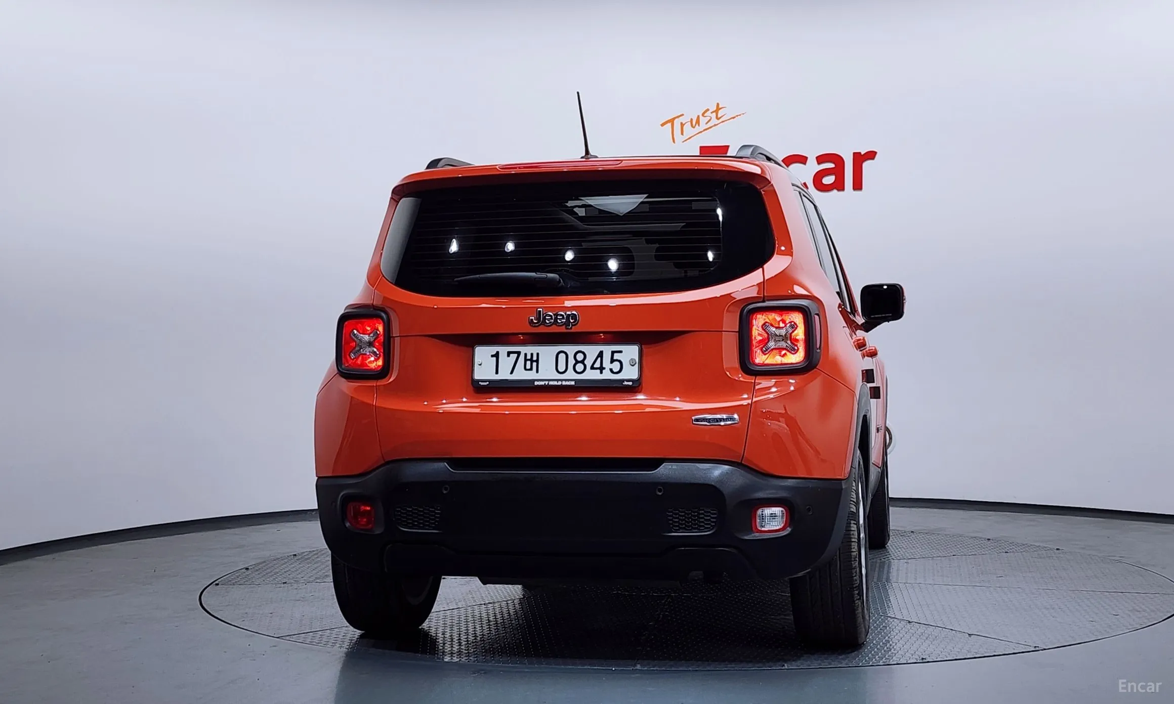 Jeep Renegade превью 4