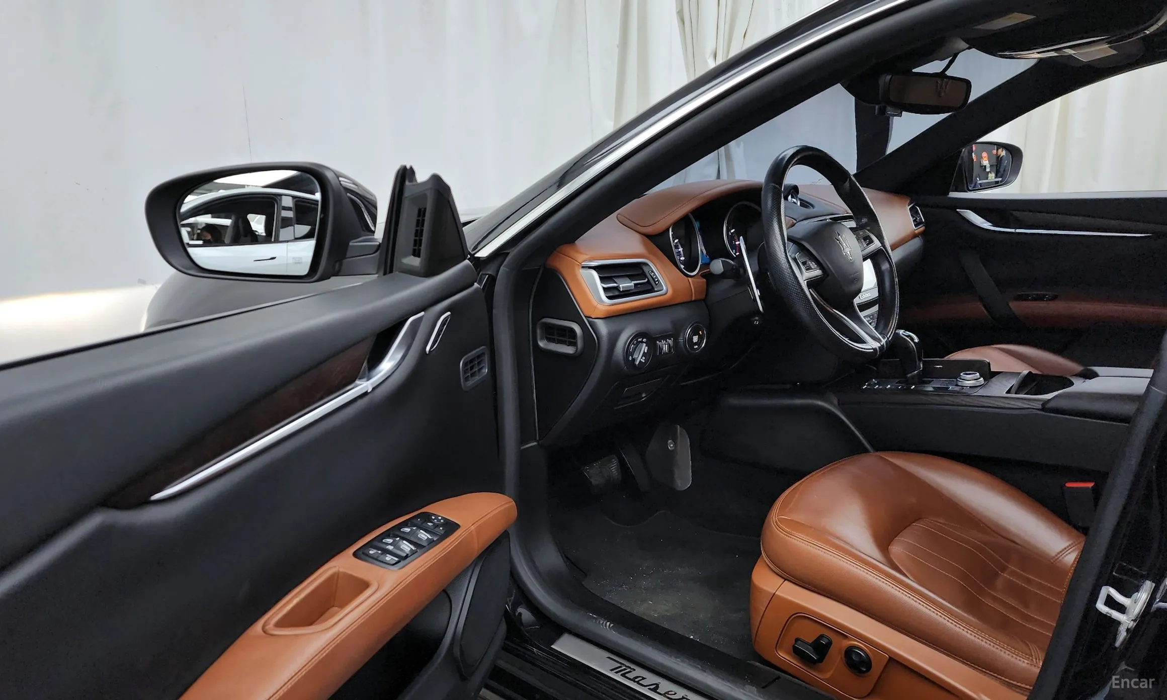 Maserati Ghibli превью 10