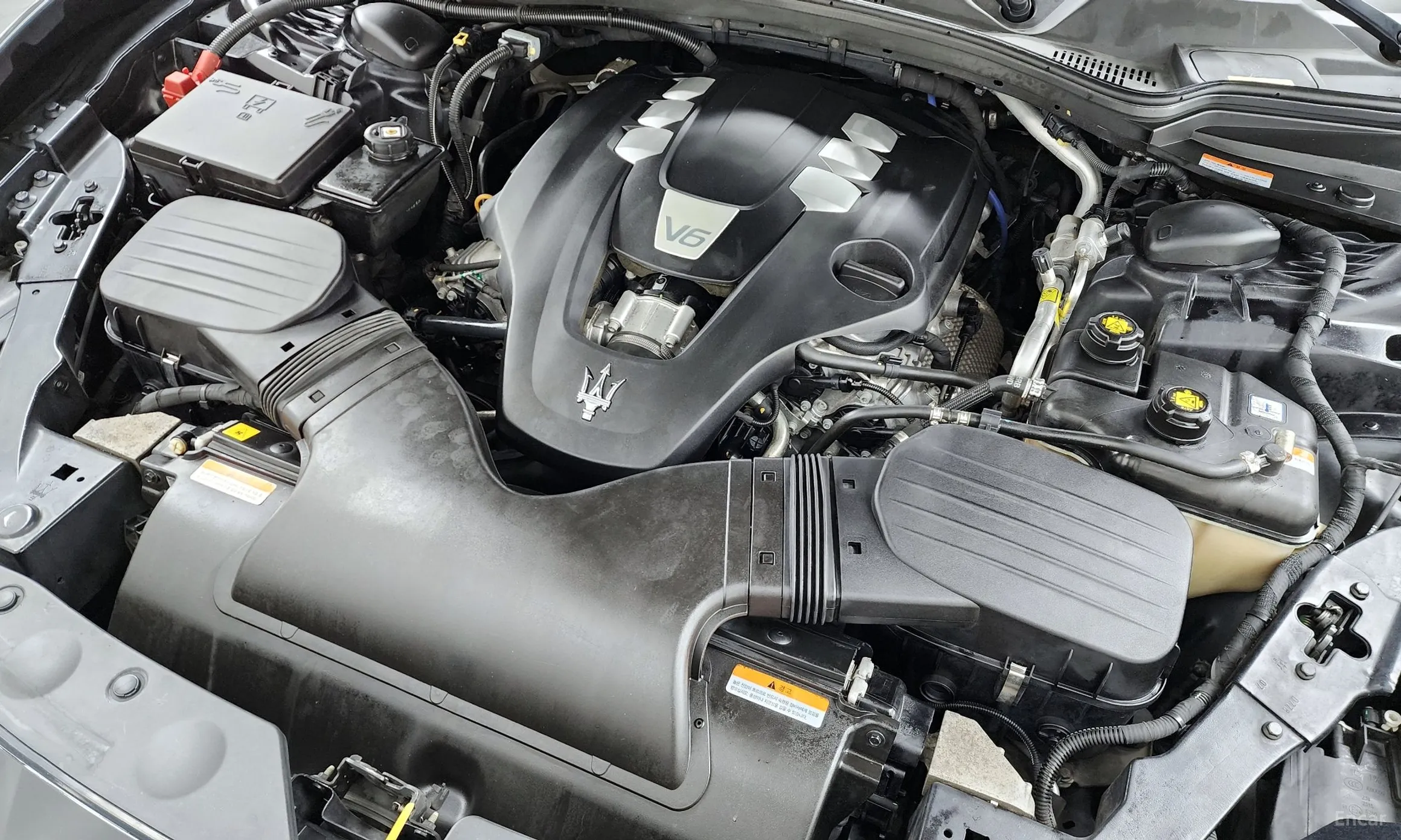Maserati Ghibli превью 6