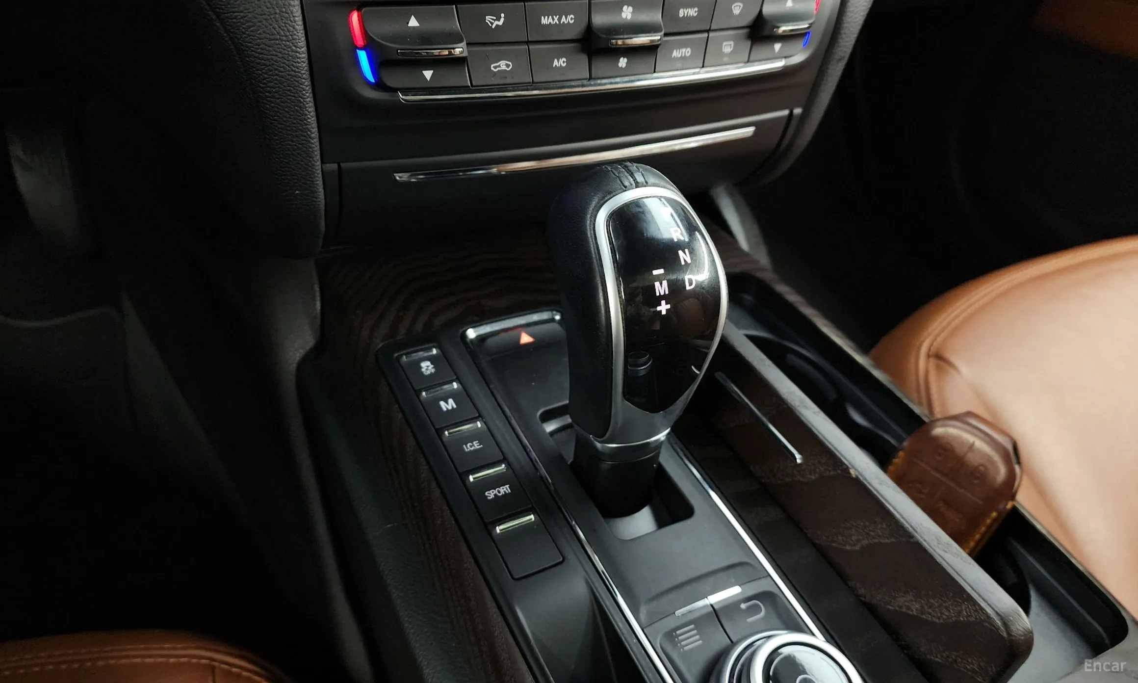 Maserati Ghibli превью 9