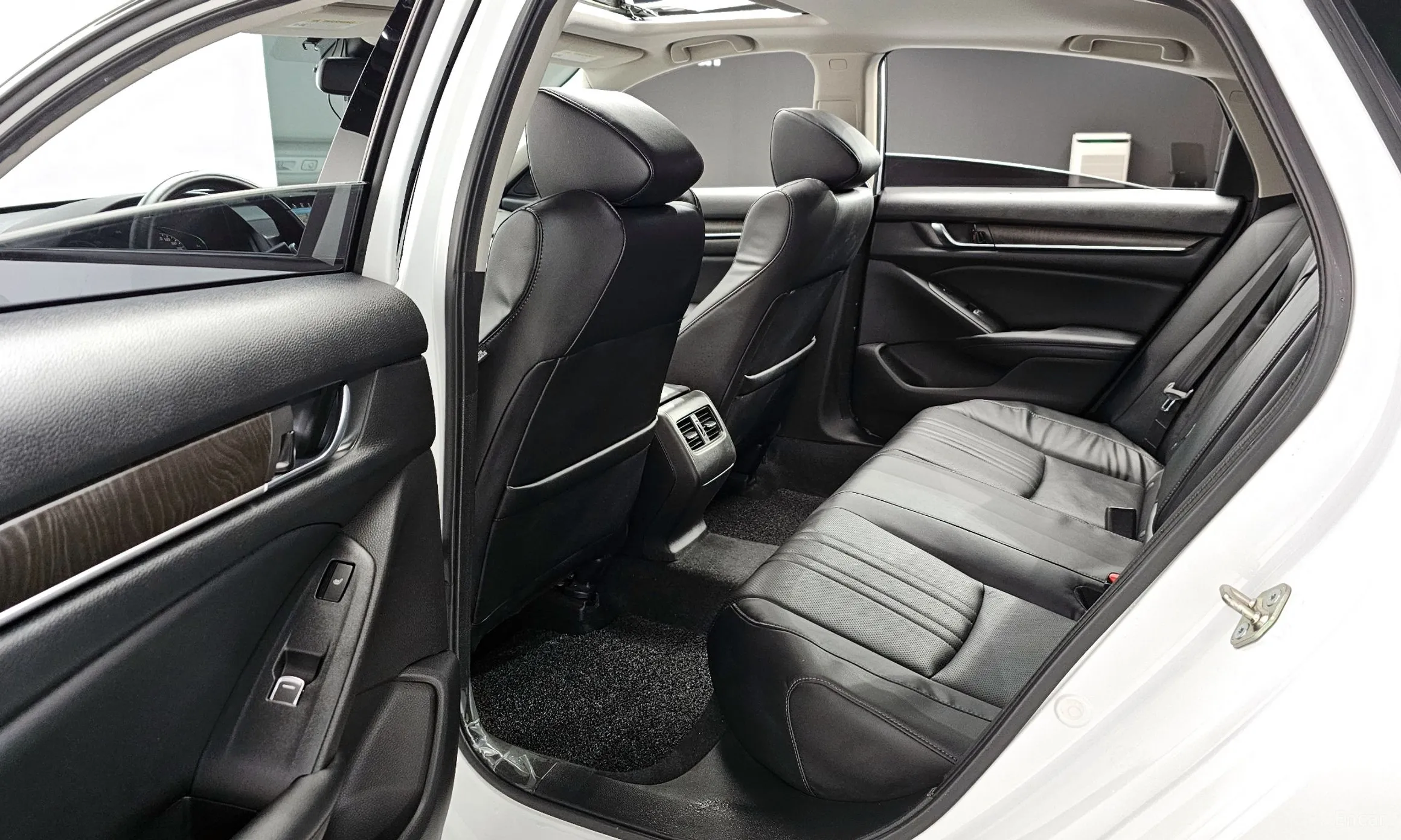 Honda Accord 10th Generation превью 10