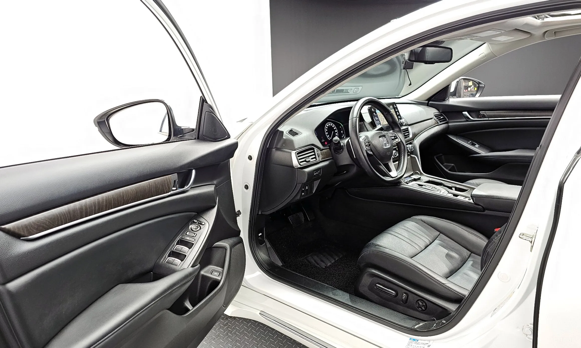 Honda Accord 10th Generation превью 11