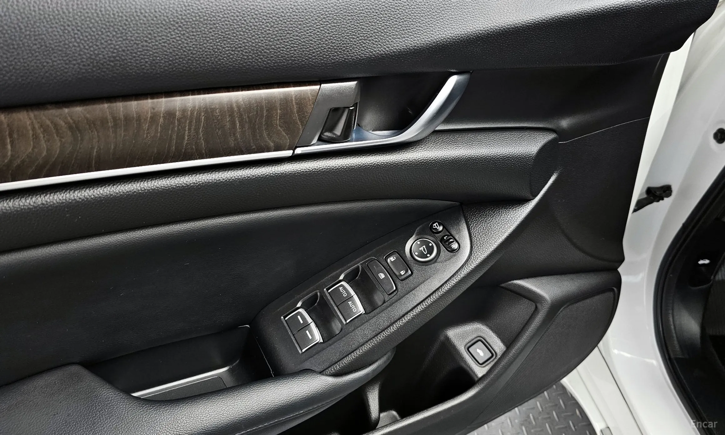Honda Accord 10th Generation превью 19