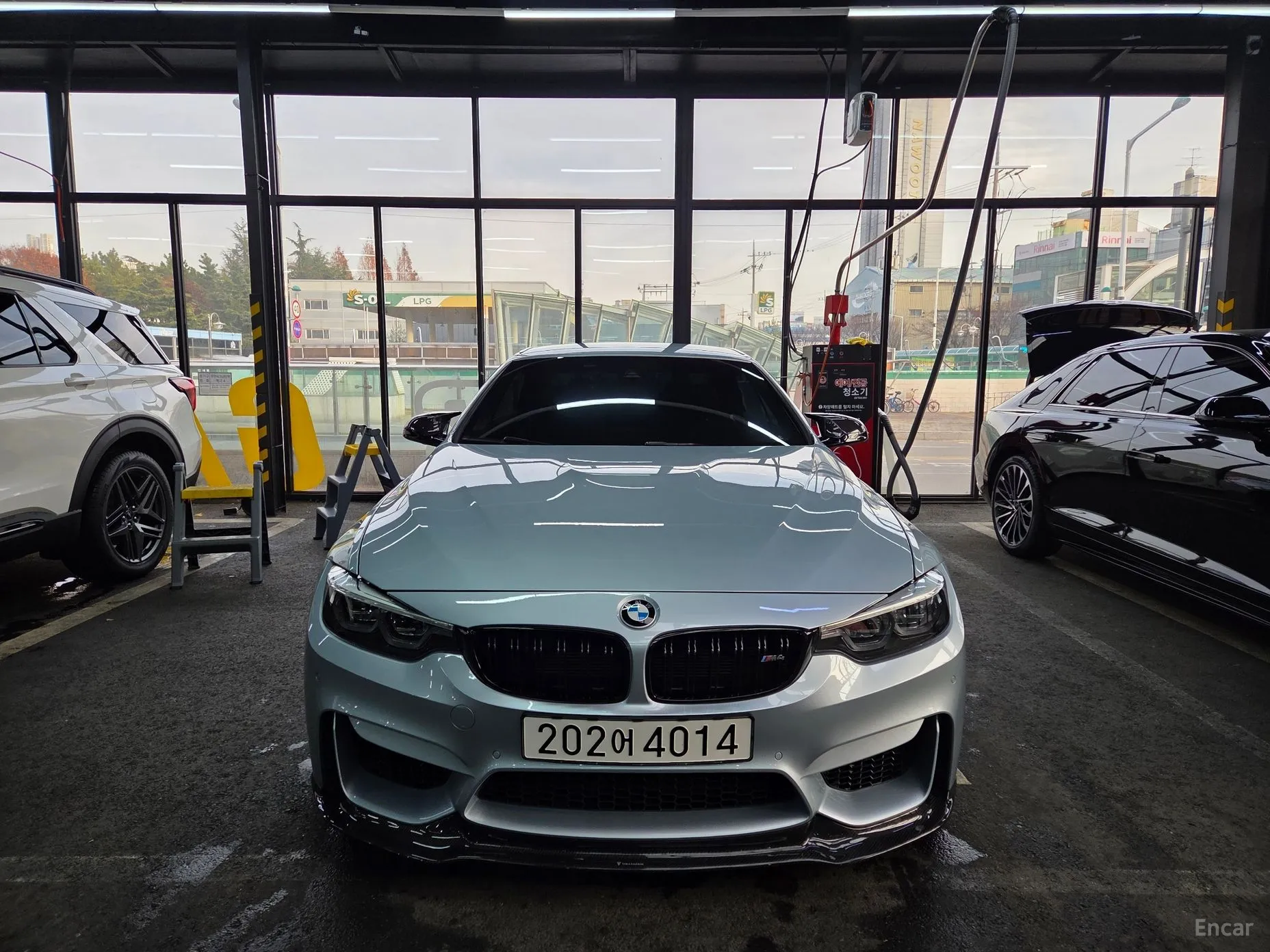 BMW M4 (F82)