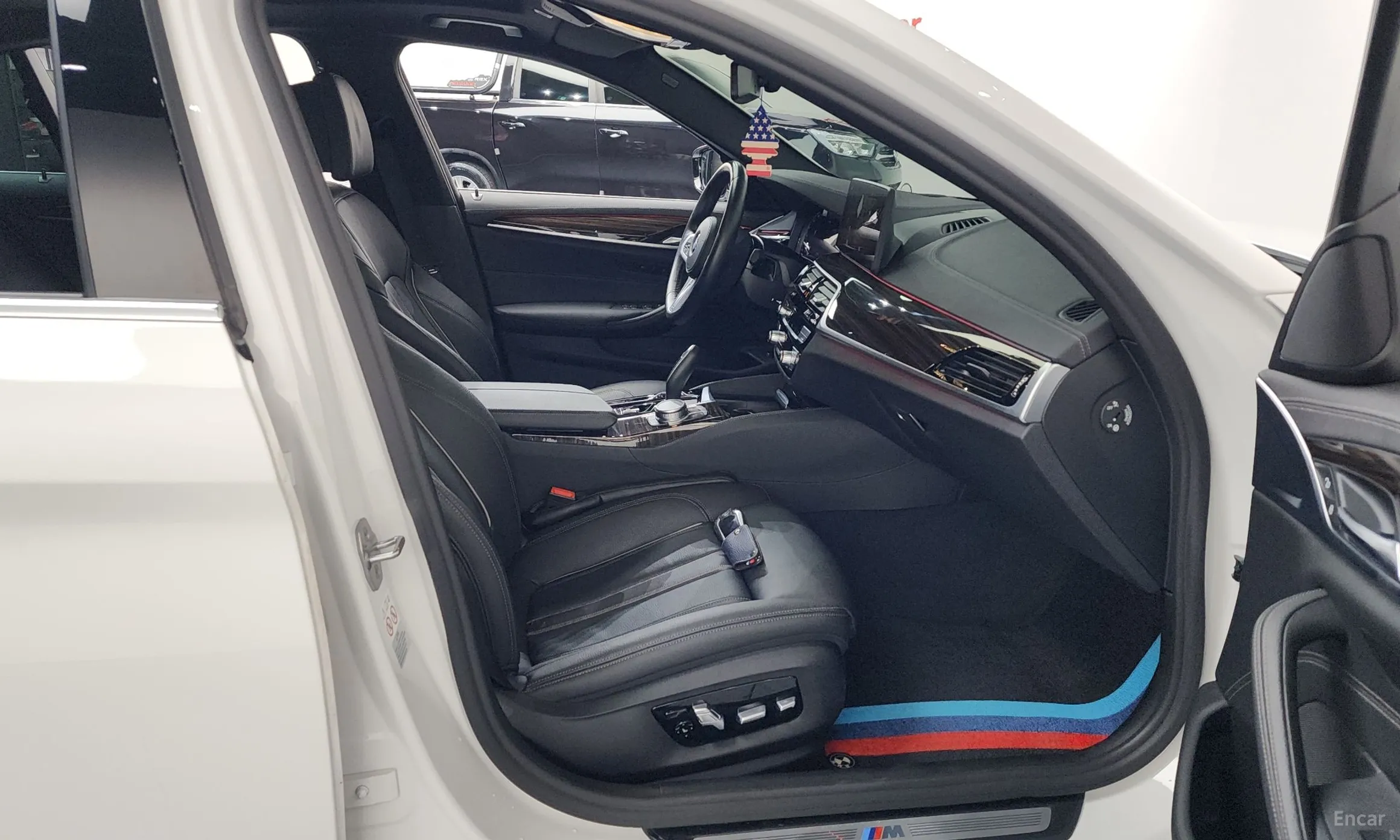 BMW 5 Series (G30) превью 11