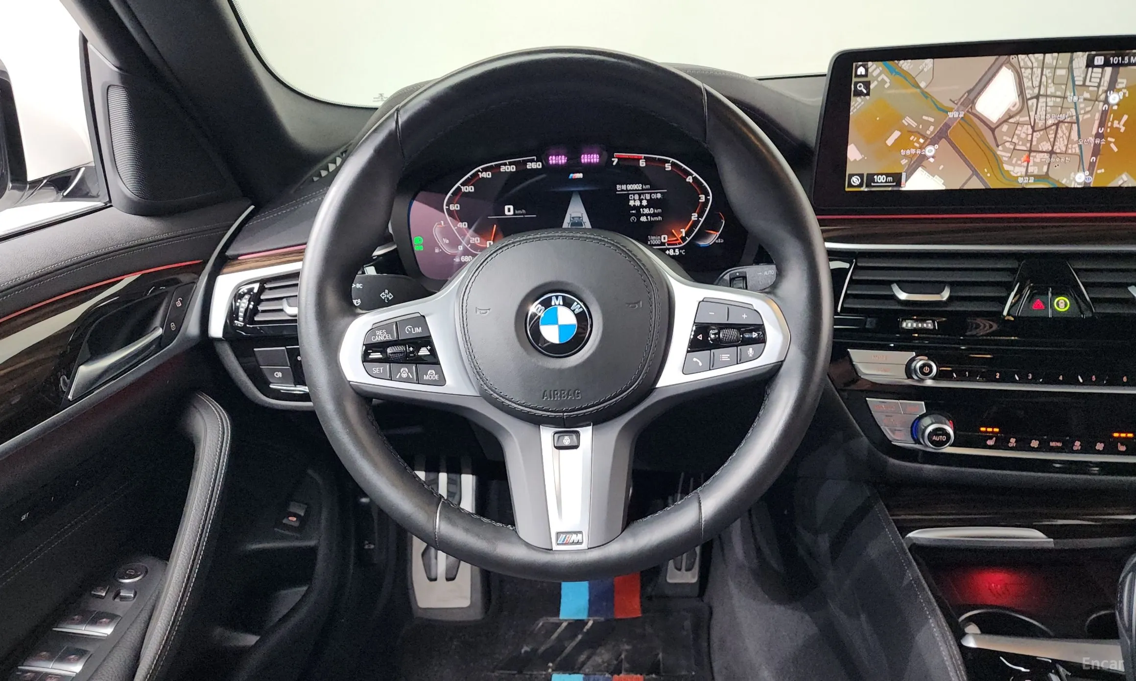 BMW 5 Series (G30) превью 13