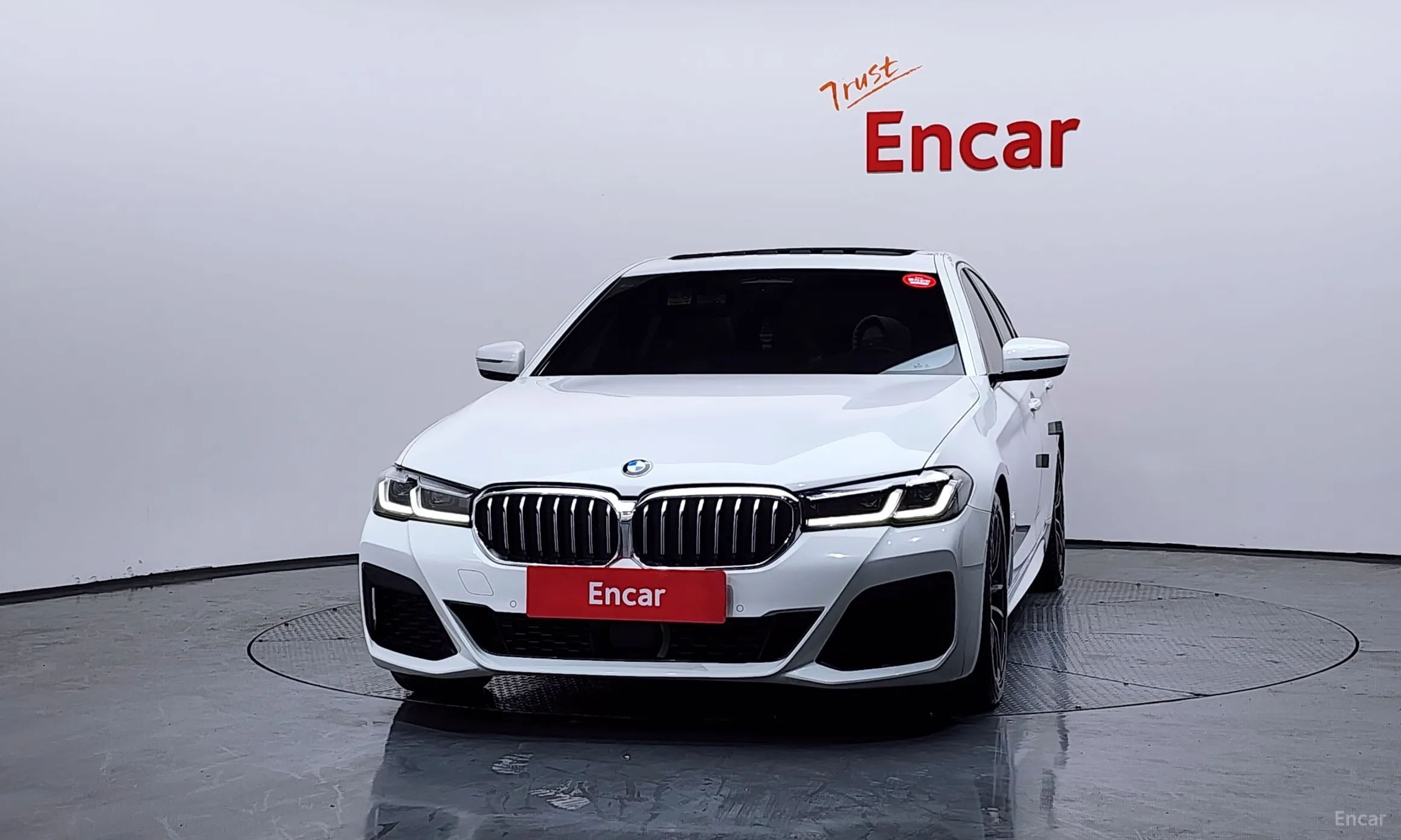 BMW 5 Series (G30) превью 3