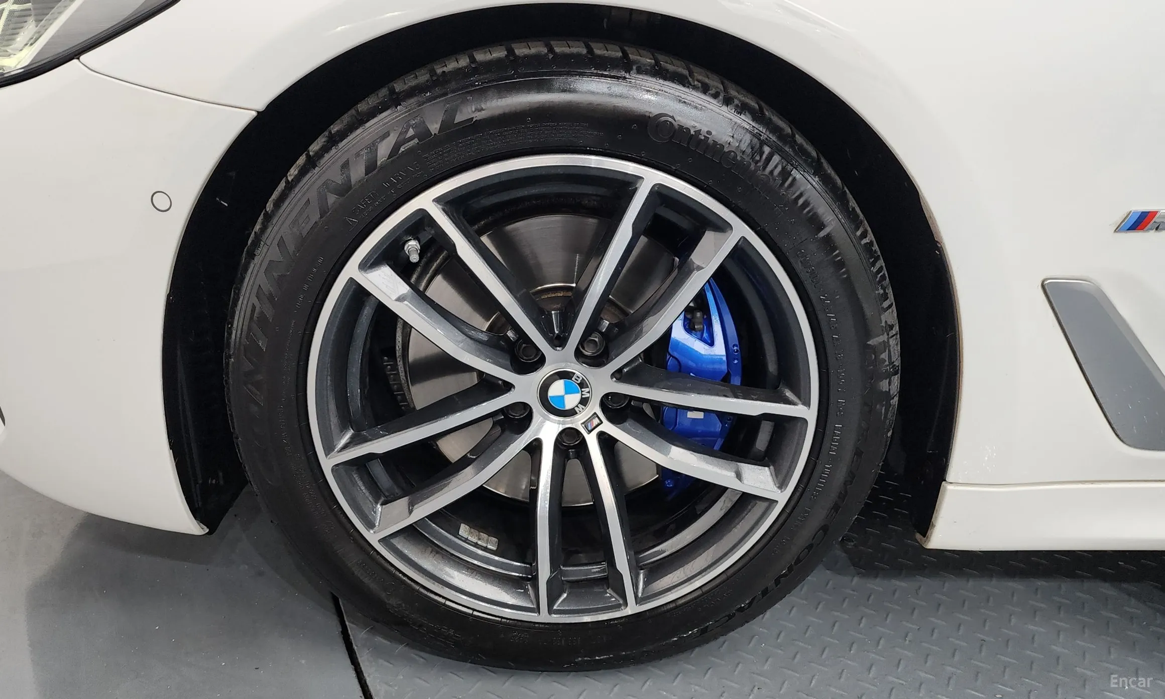 BMW 5 Series (G30) превью 5