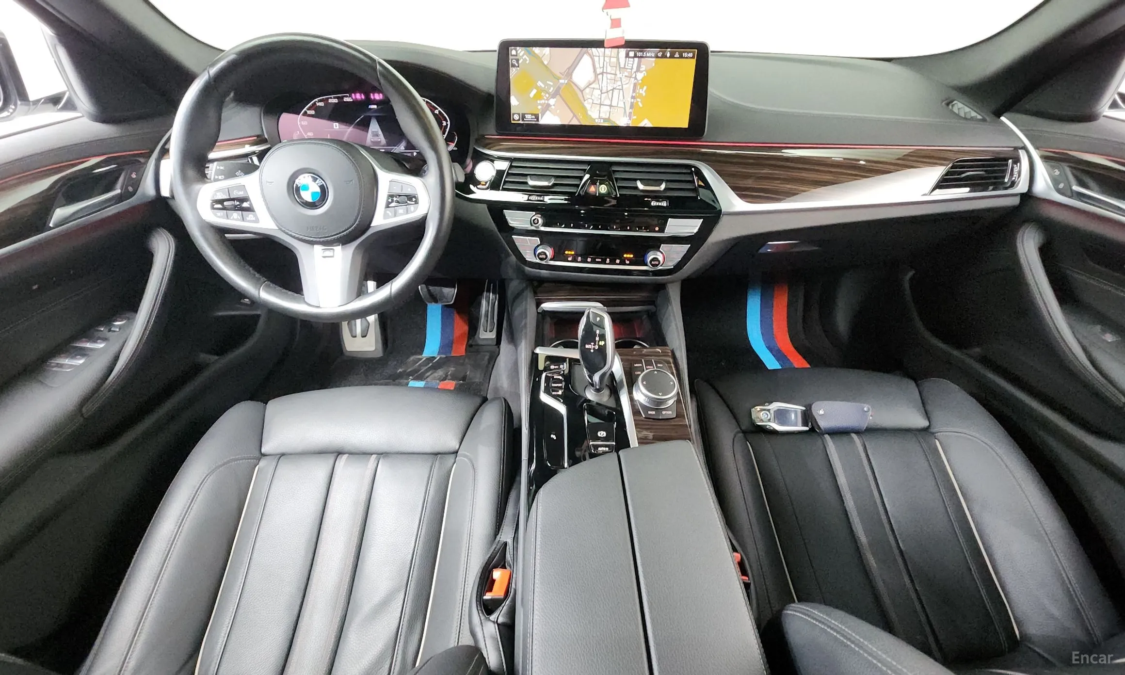 BMW 5 Series (G30) превью 7