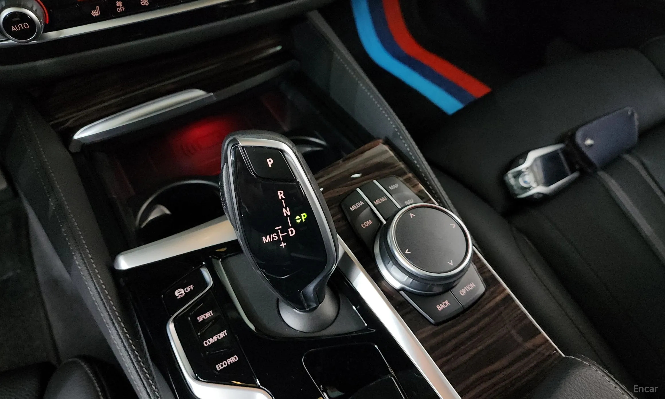 BMW 5 Series (G30) превью 9