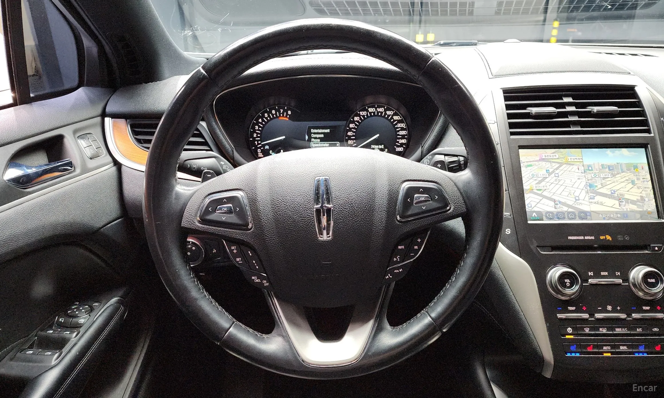 Lincoln MKC превью 13