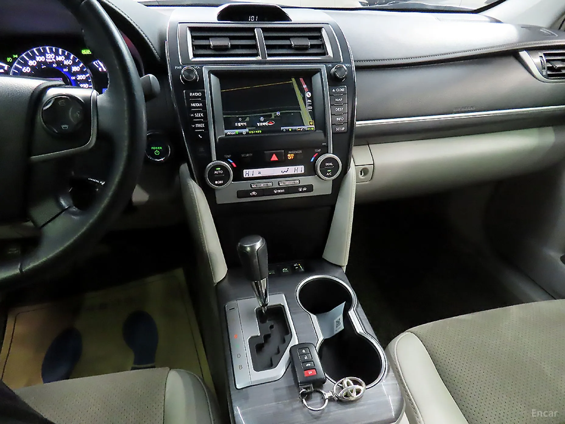 Toyota New Camry превью 14
