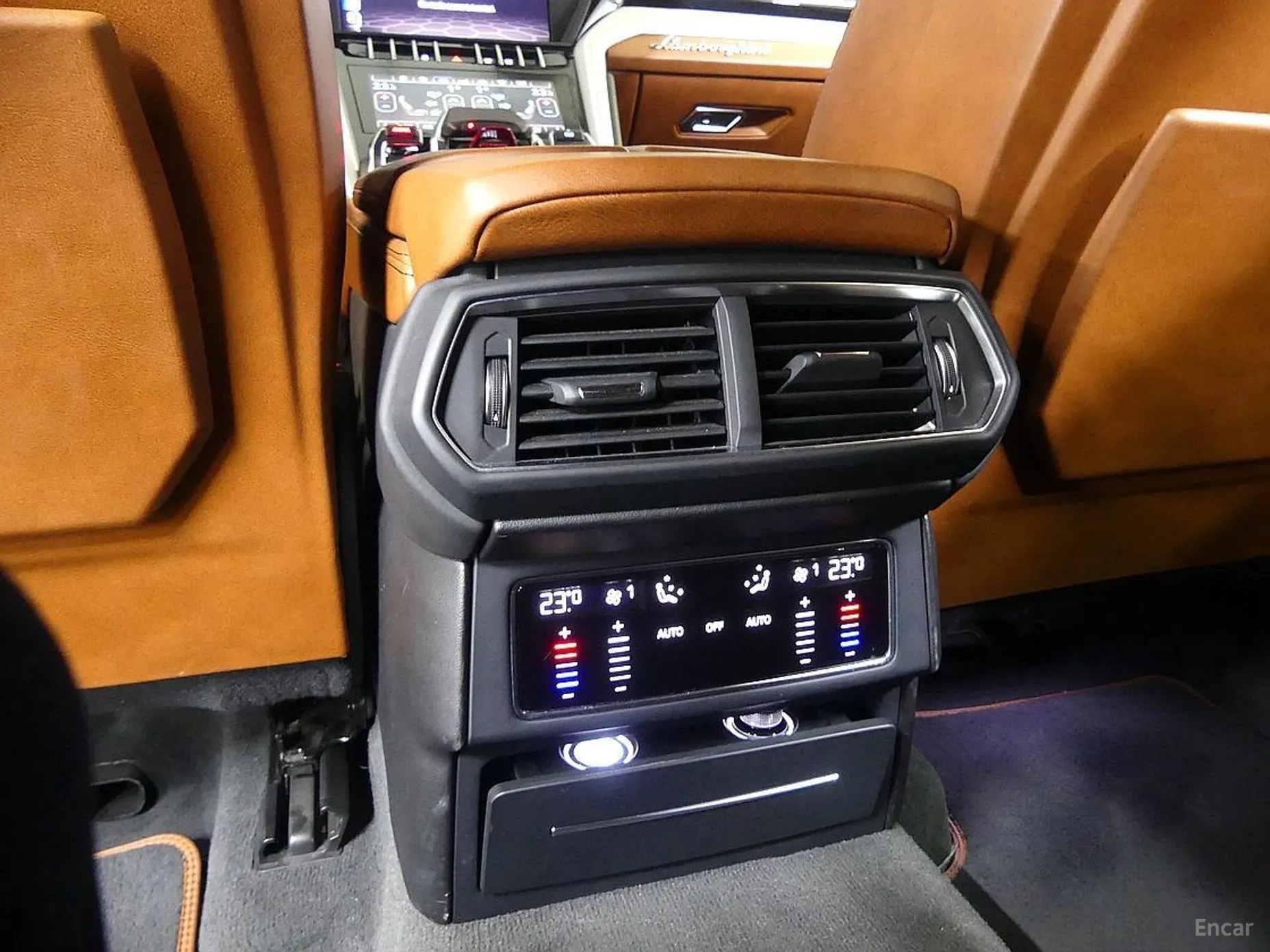 Lamborghini Urus превью 17